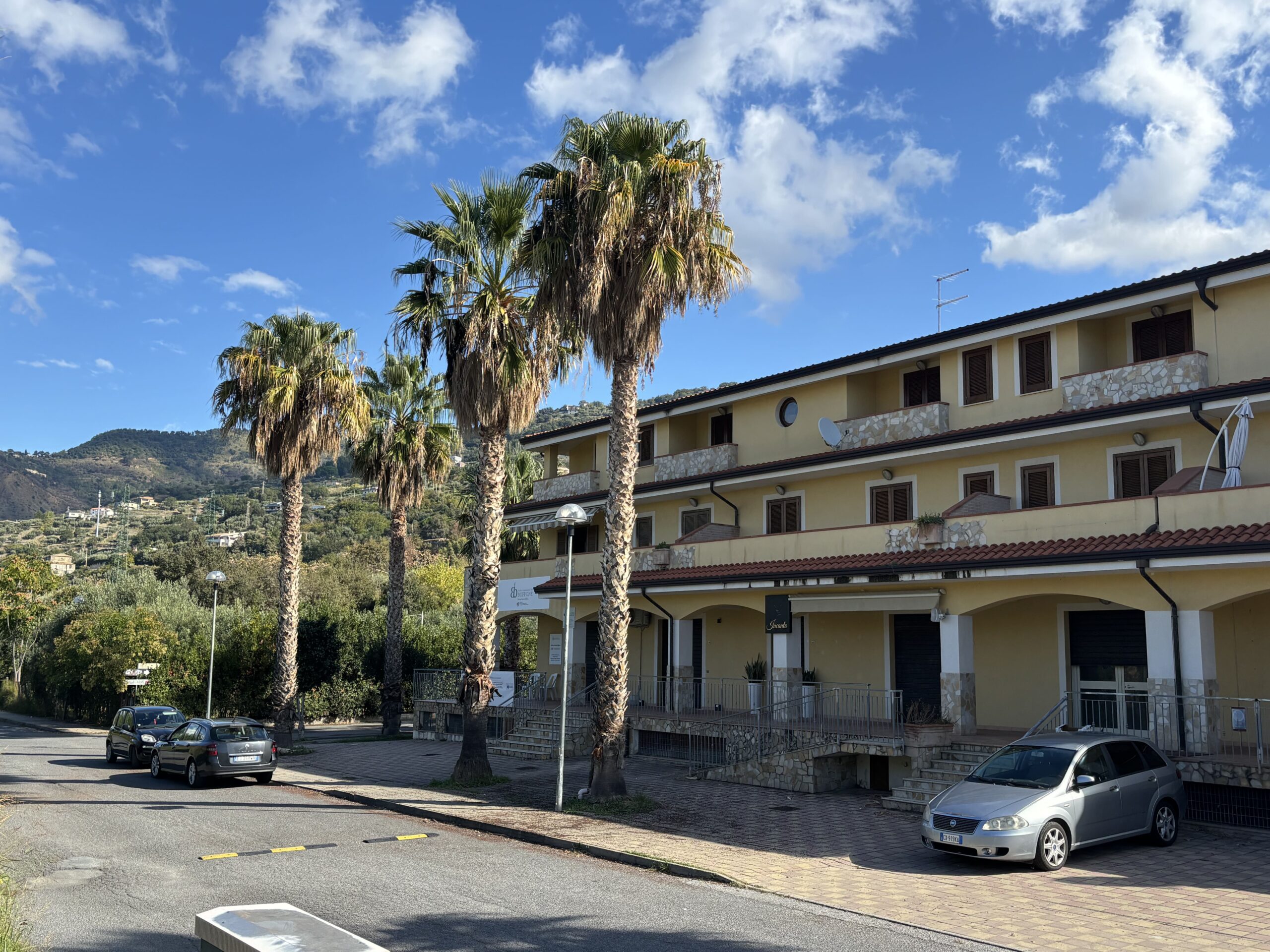 High ground flat in Longobardi.