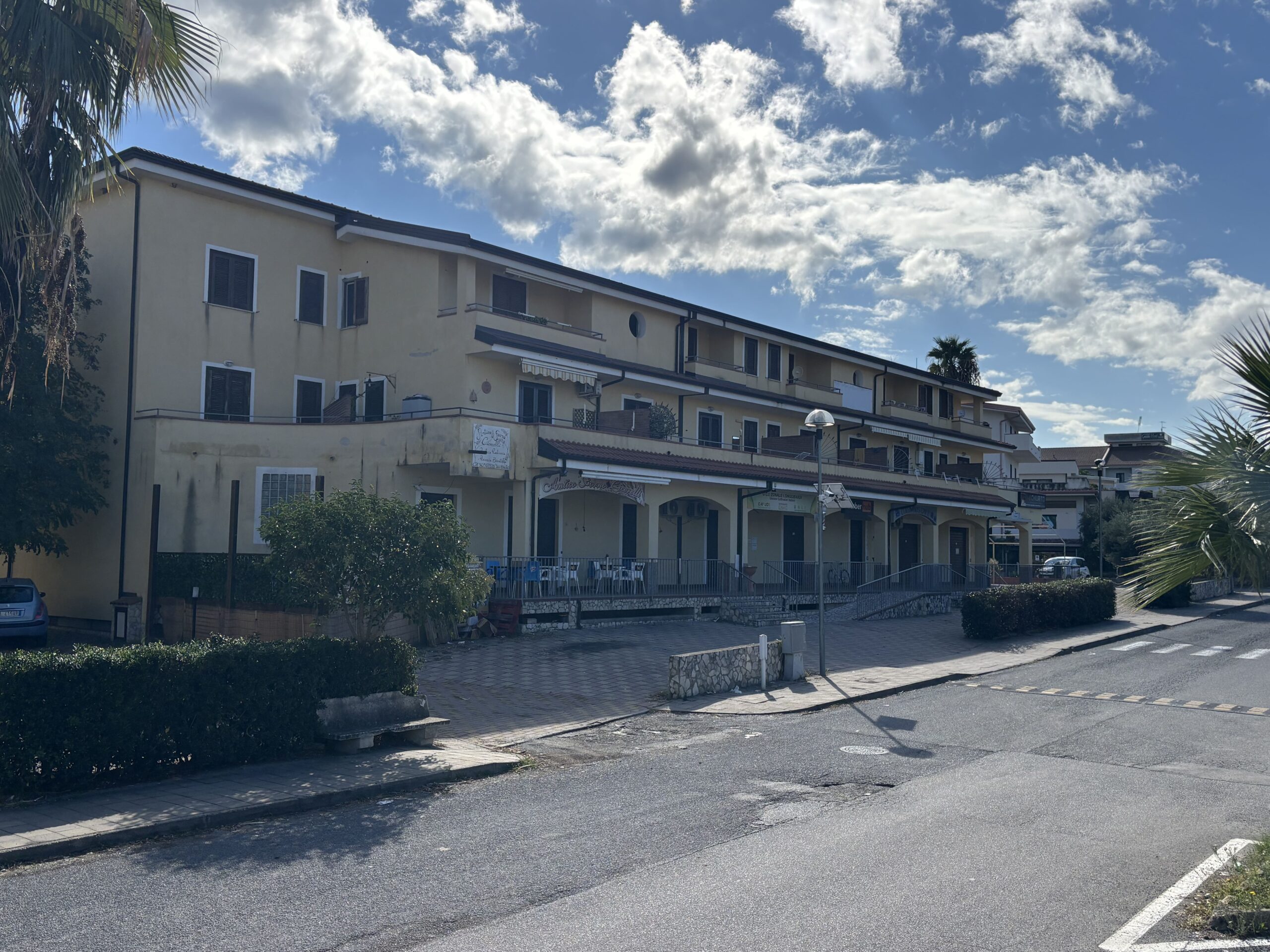 High ground flat in Longobardi.