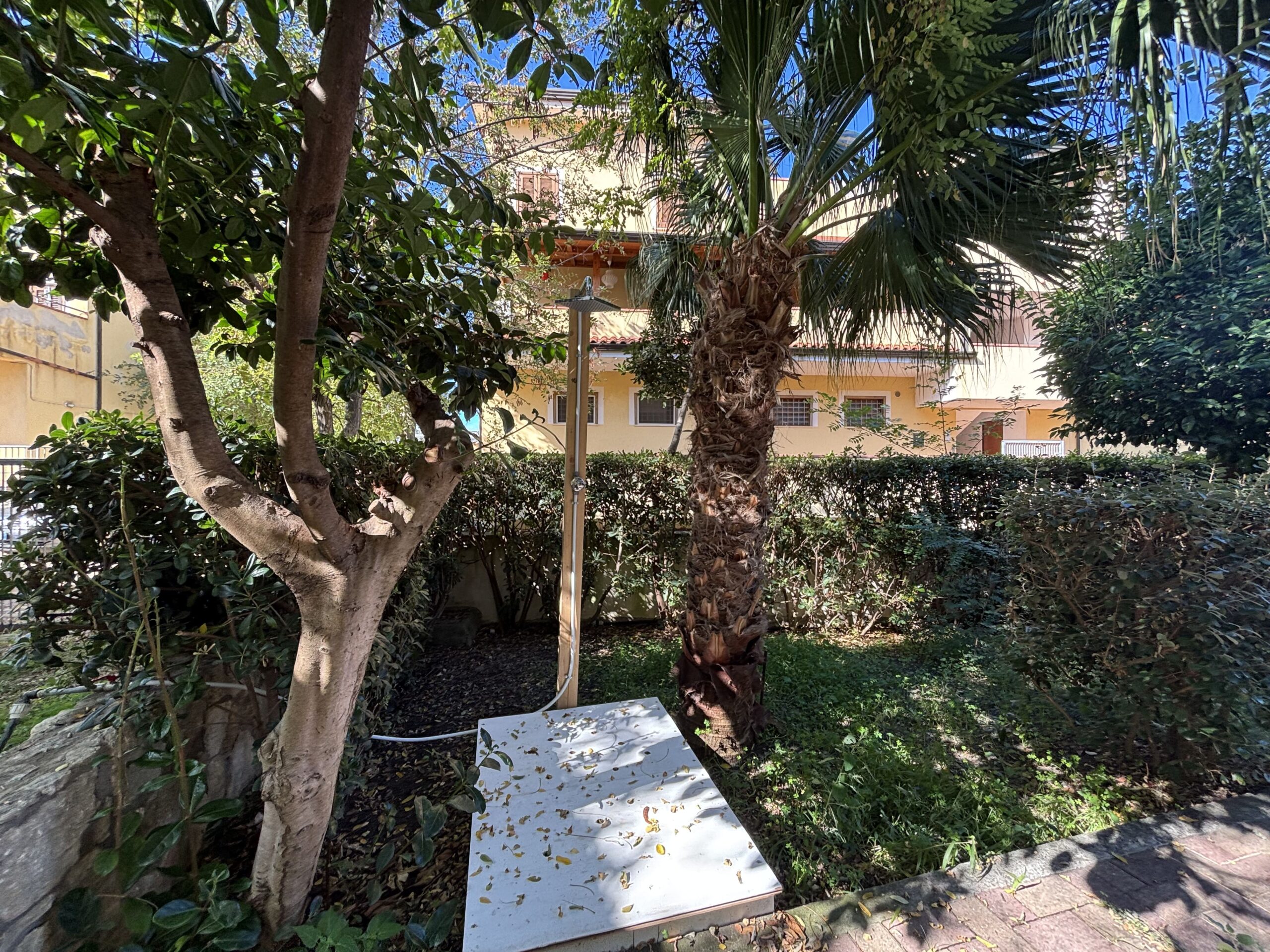 High ground flat in Longobardi.