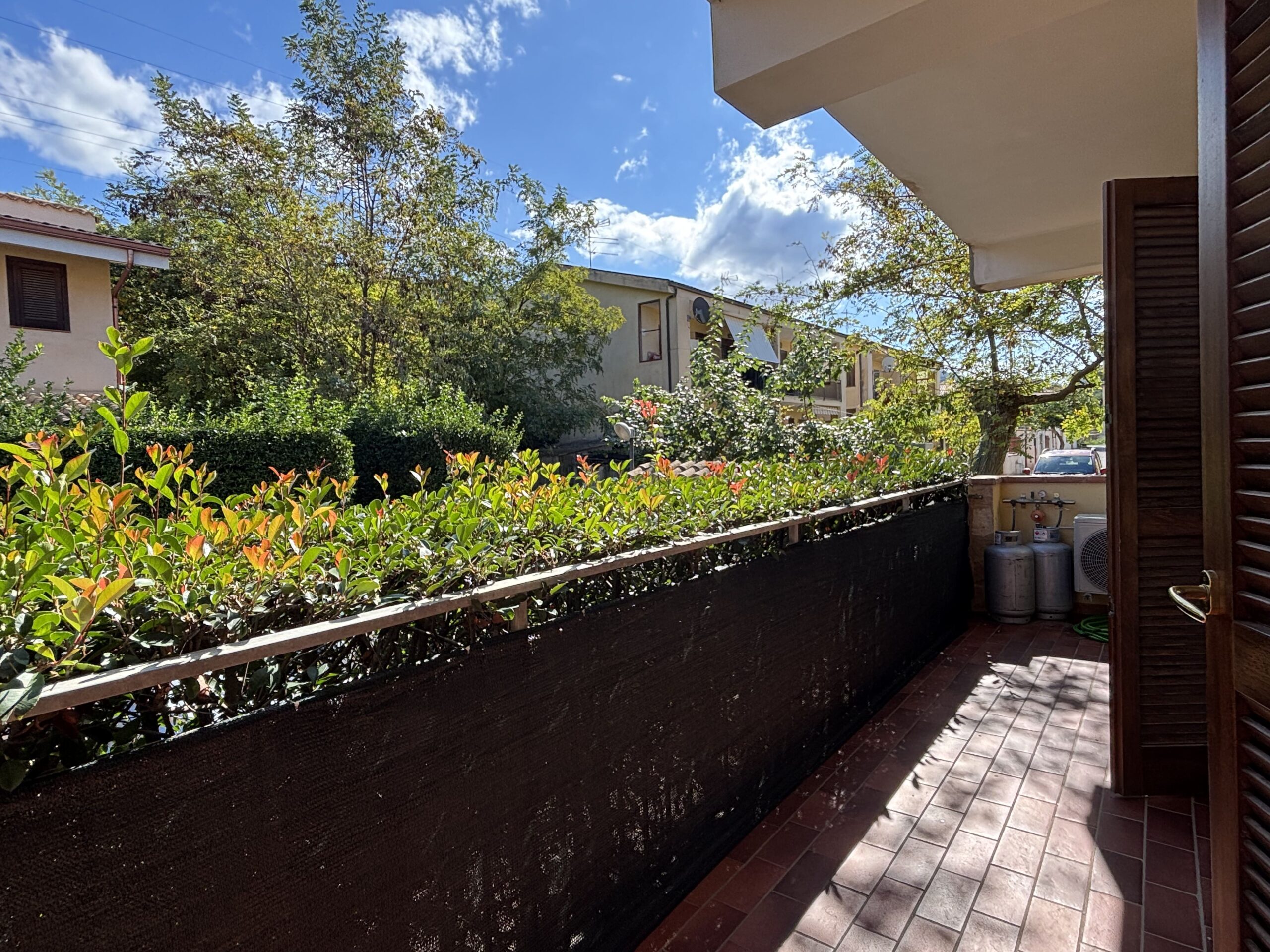 High ground flat in Longobardi.