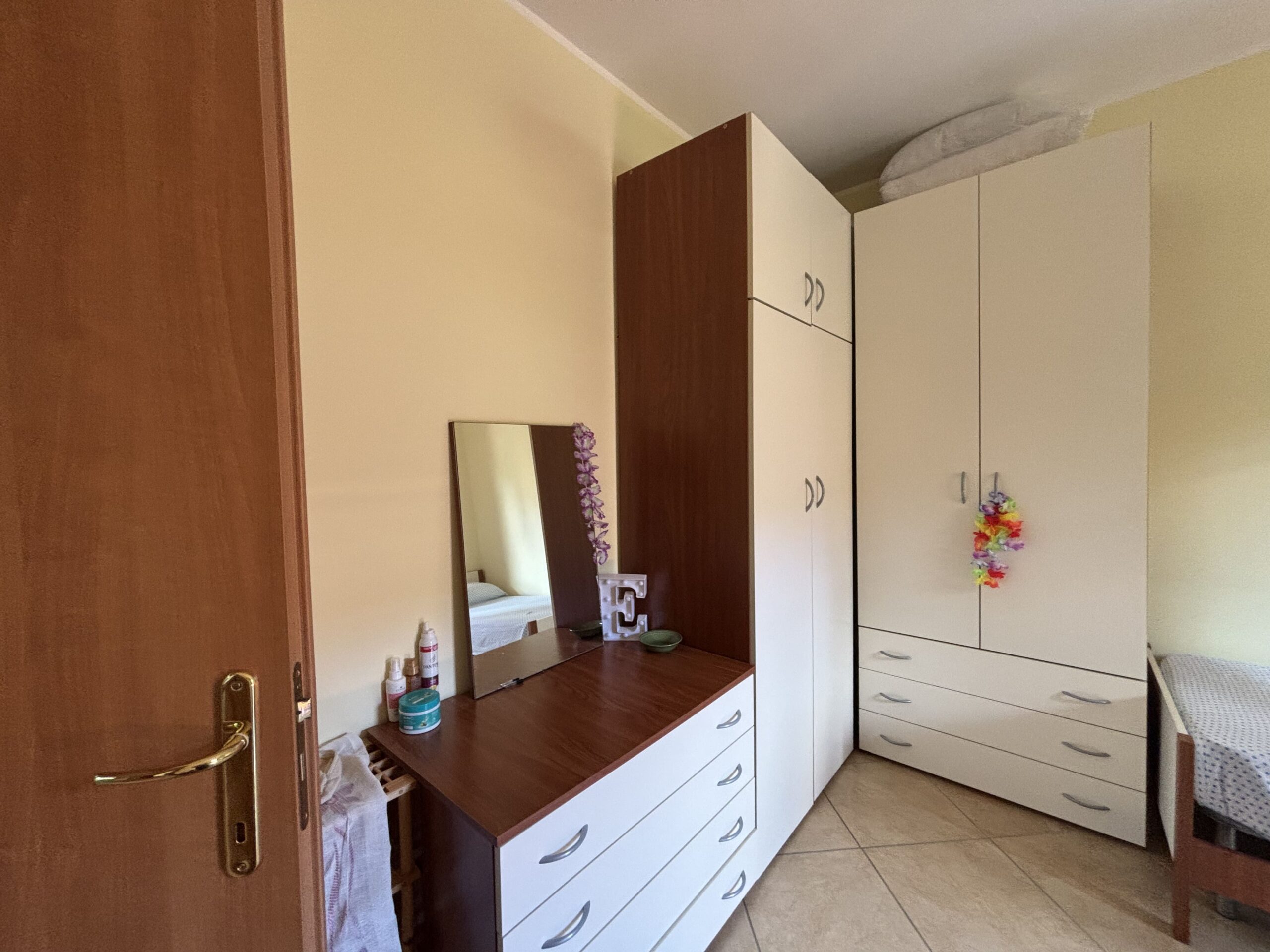 High ground flat in Longobardi.