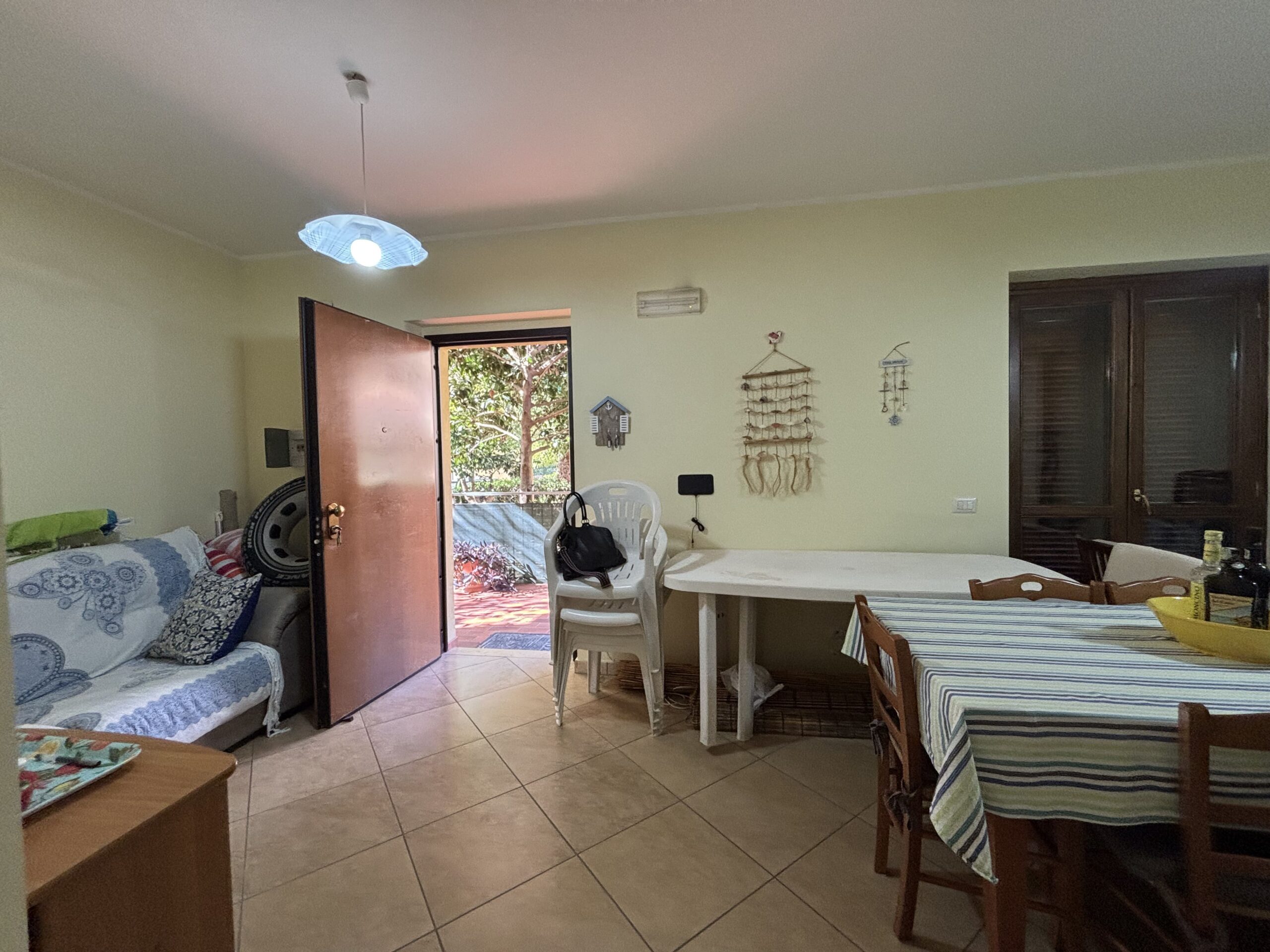 High ground flat in Longobardi.