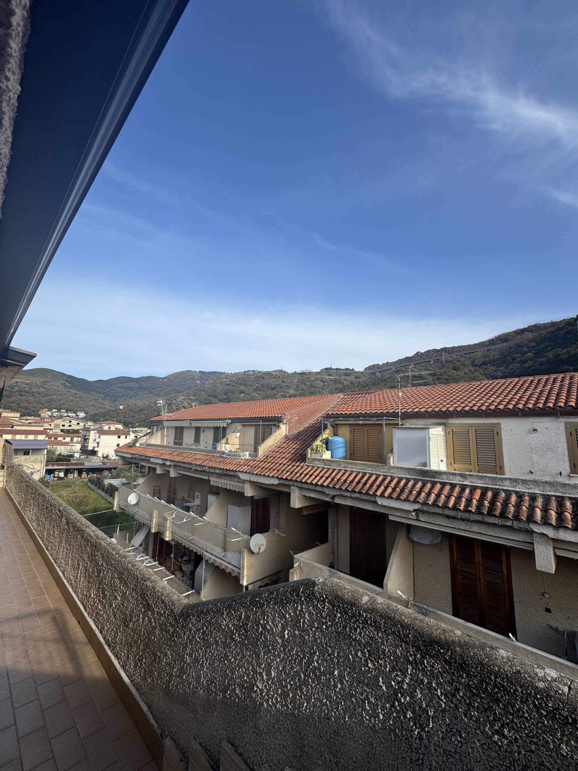 Guardia Piemontese - renovated flat 200 metres from the sea.