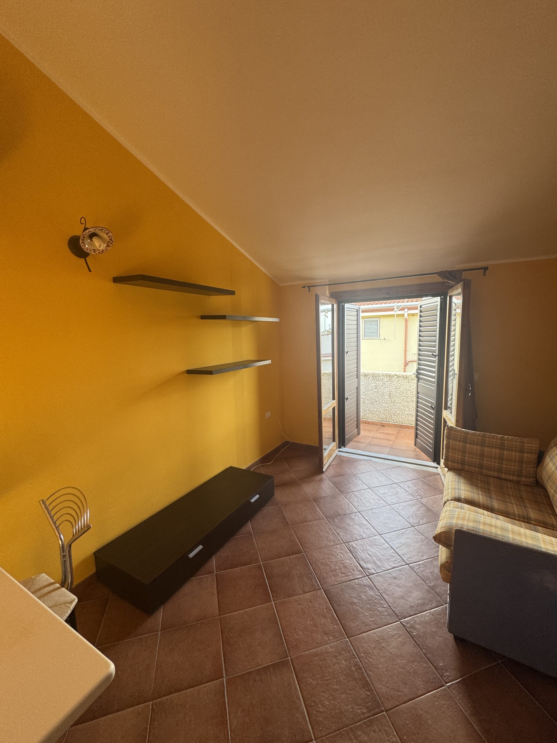 Guardia Piemontese - renovated flat 200 metres from the sea.