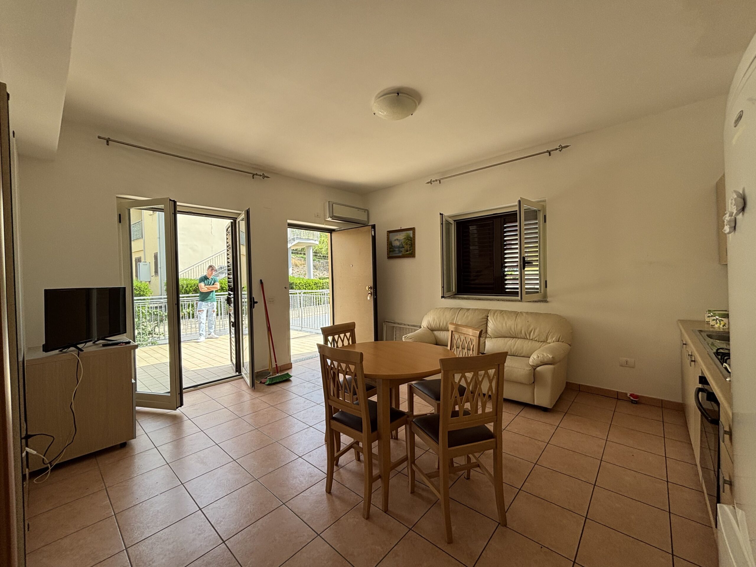 San Lucido - flat by the sea, on a gated estate with swimming pool.