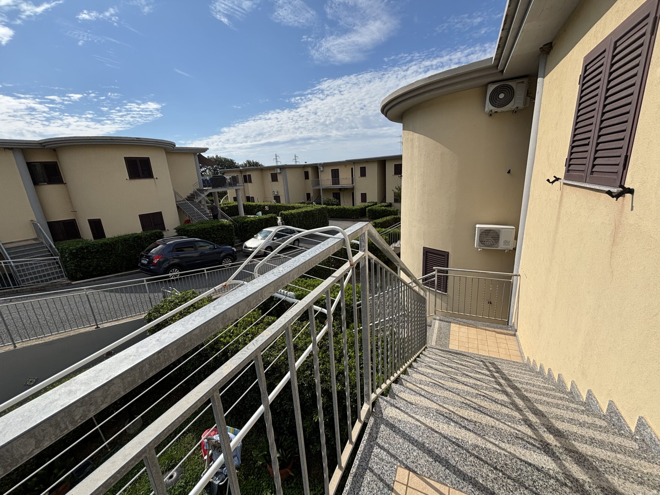 San Lucido - flat by the sea, on a gated estate with swimming pool.