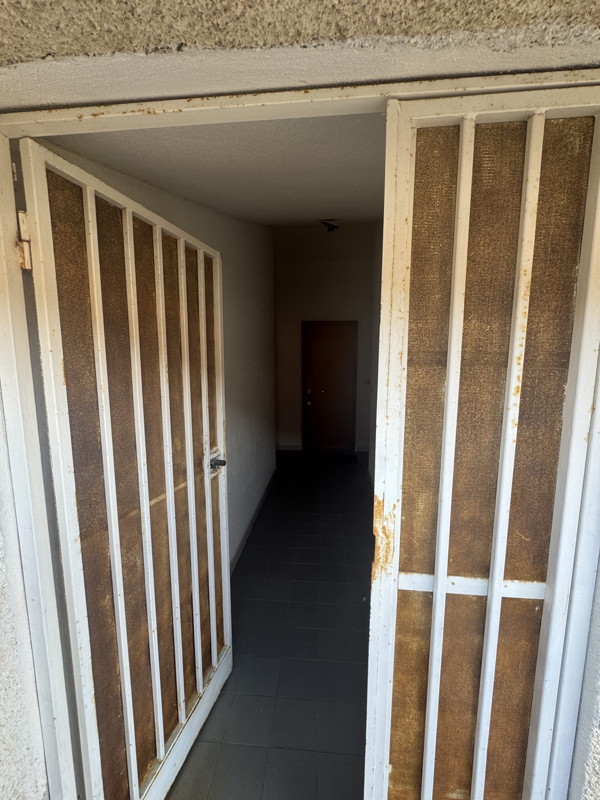 Guardia Piemontese - renovated flat 200 metres from the sea.