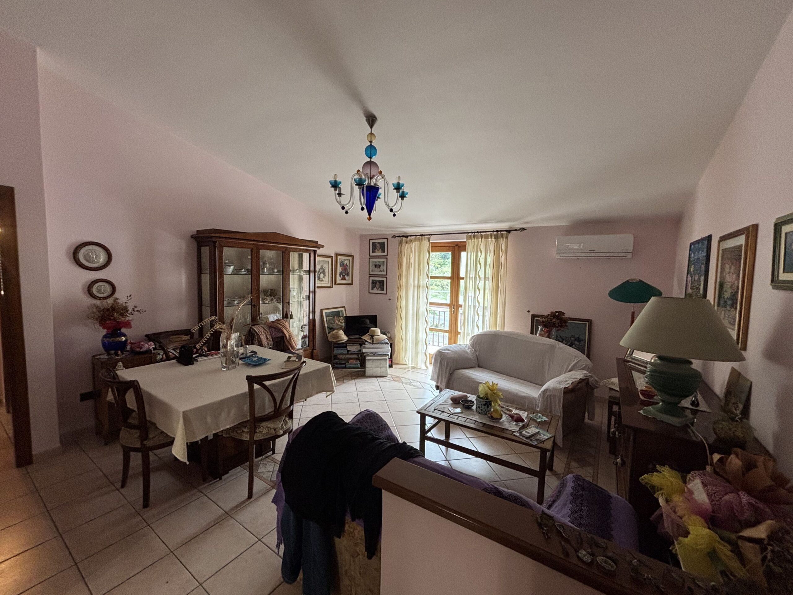 Three-storey house with garage in Santa Rosalia (Acquappesa).