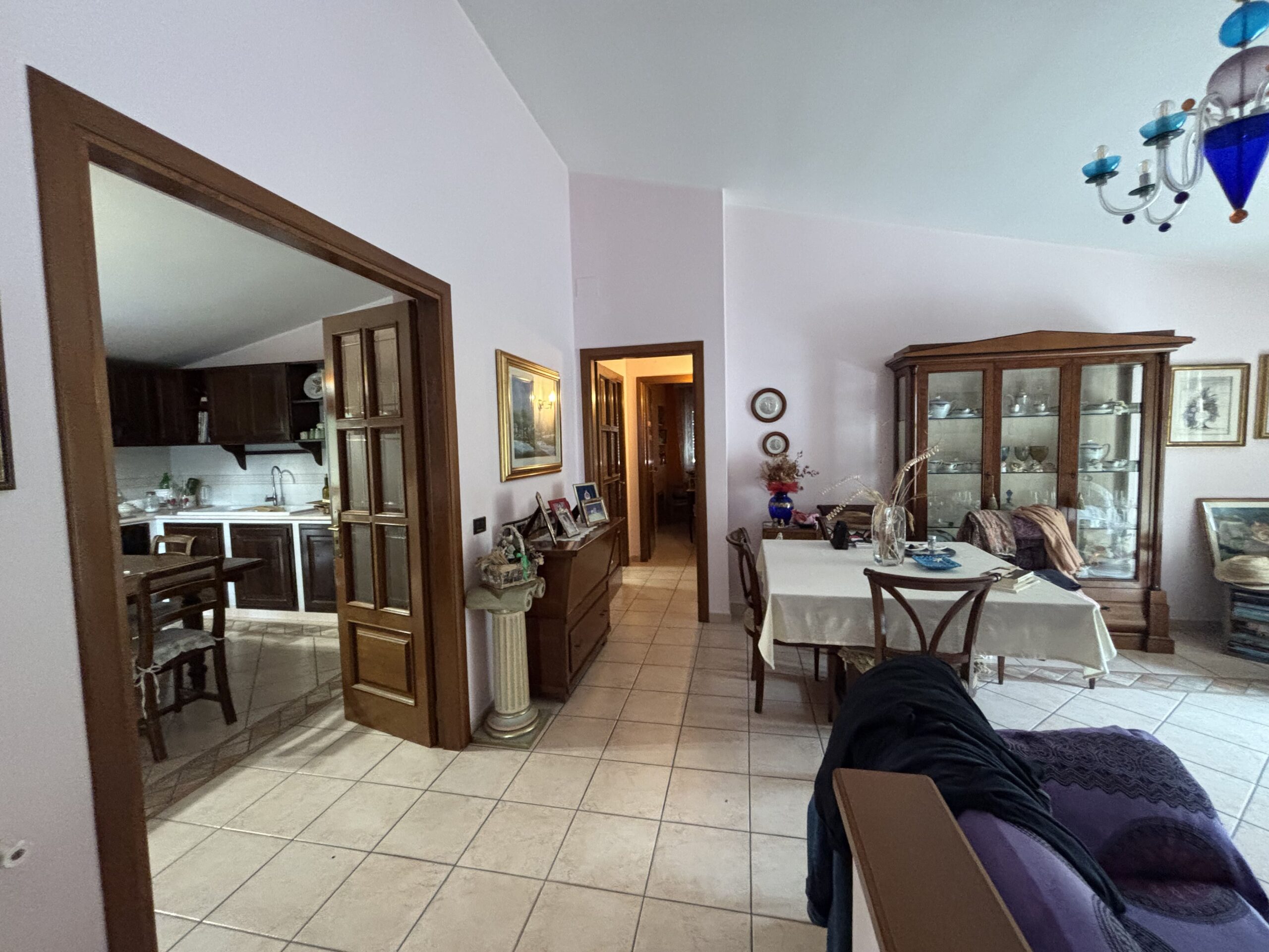 Three-storey house with garage in Santa Rosalia (Acquappesa).