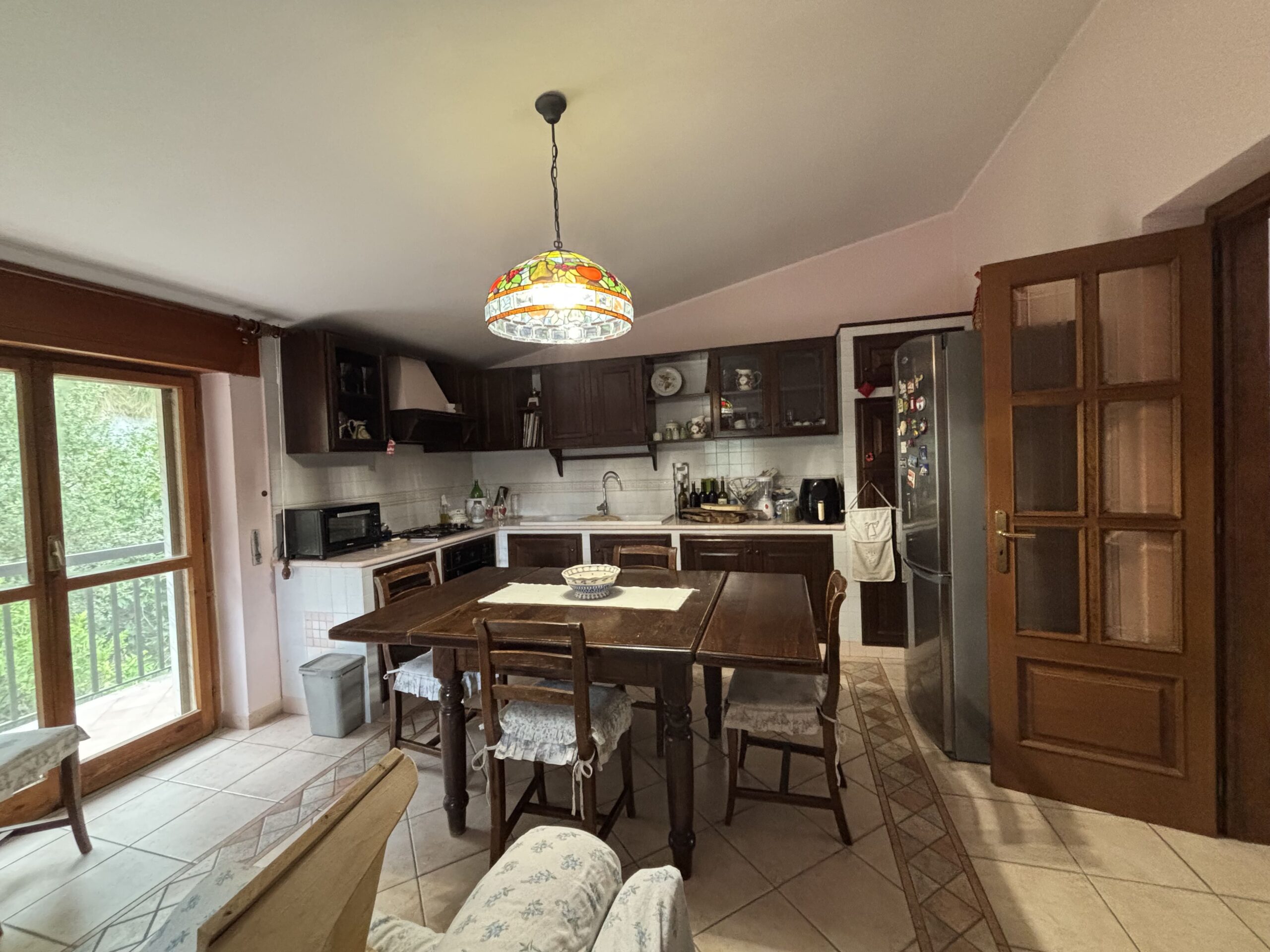 Three-storey house with garage in Santa Rosalia (Acquappesa).