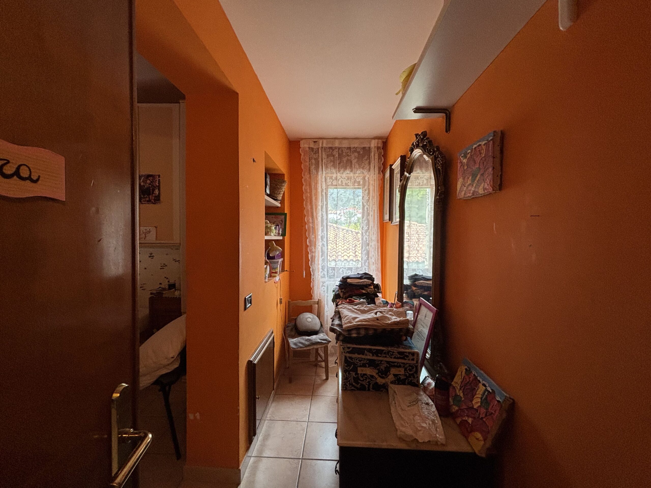 Three-storey house with garage in Santa Rosalia (Acquappesa).