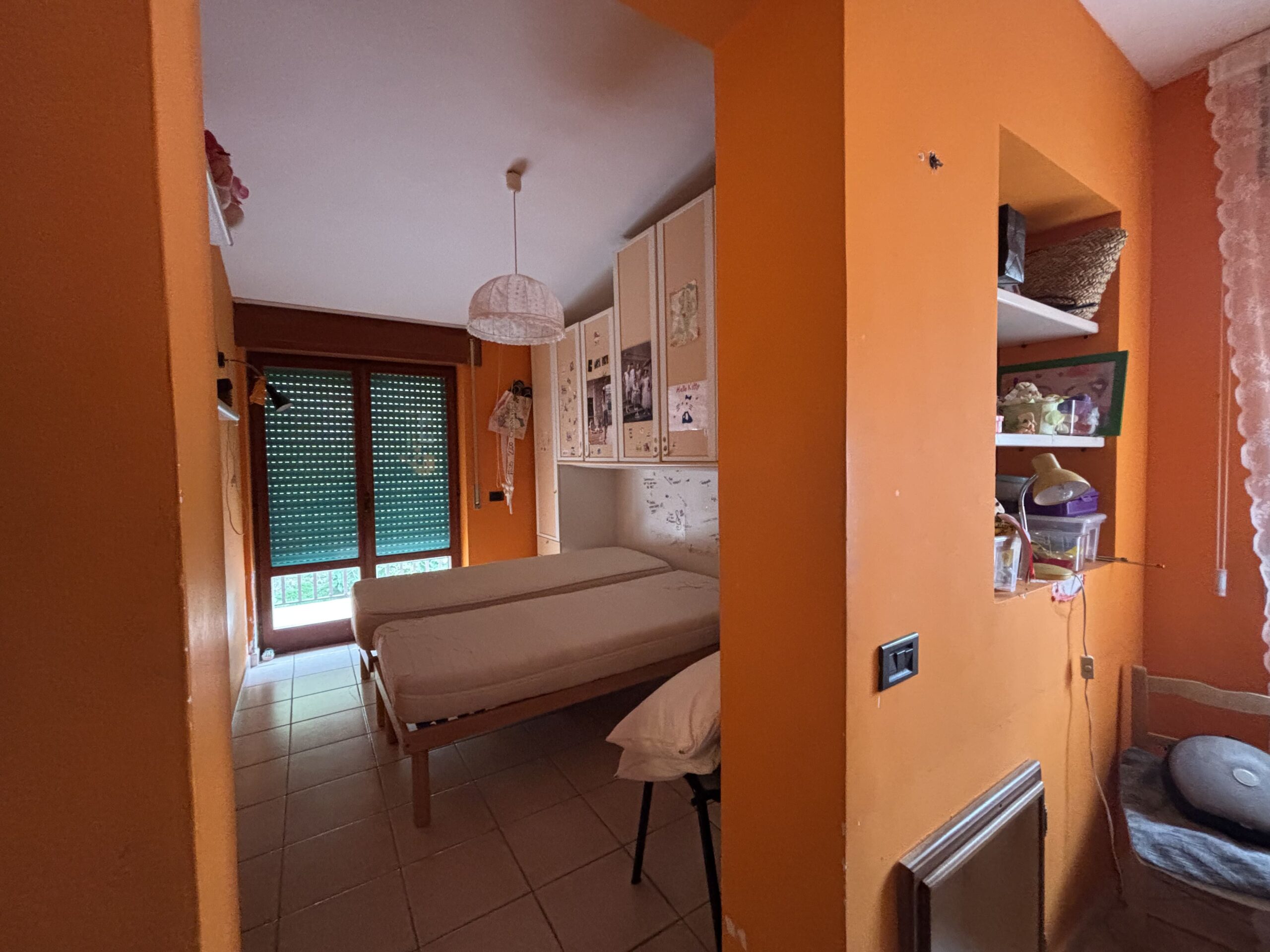 Three-storey house with garage in Santa Rosalia (Acquappesa).