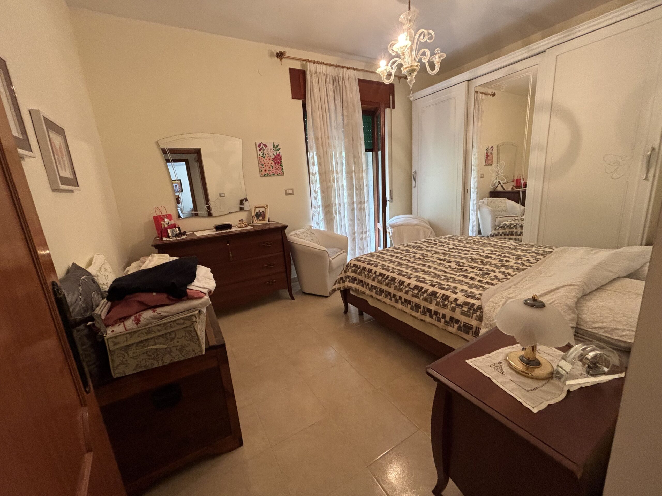 Three-storey house with garage in Santa Rosalia (Acquappesa).