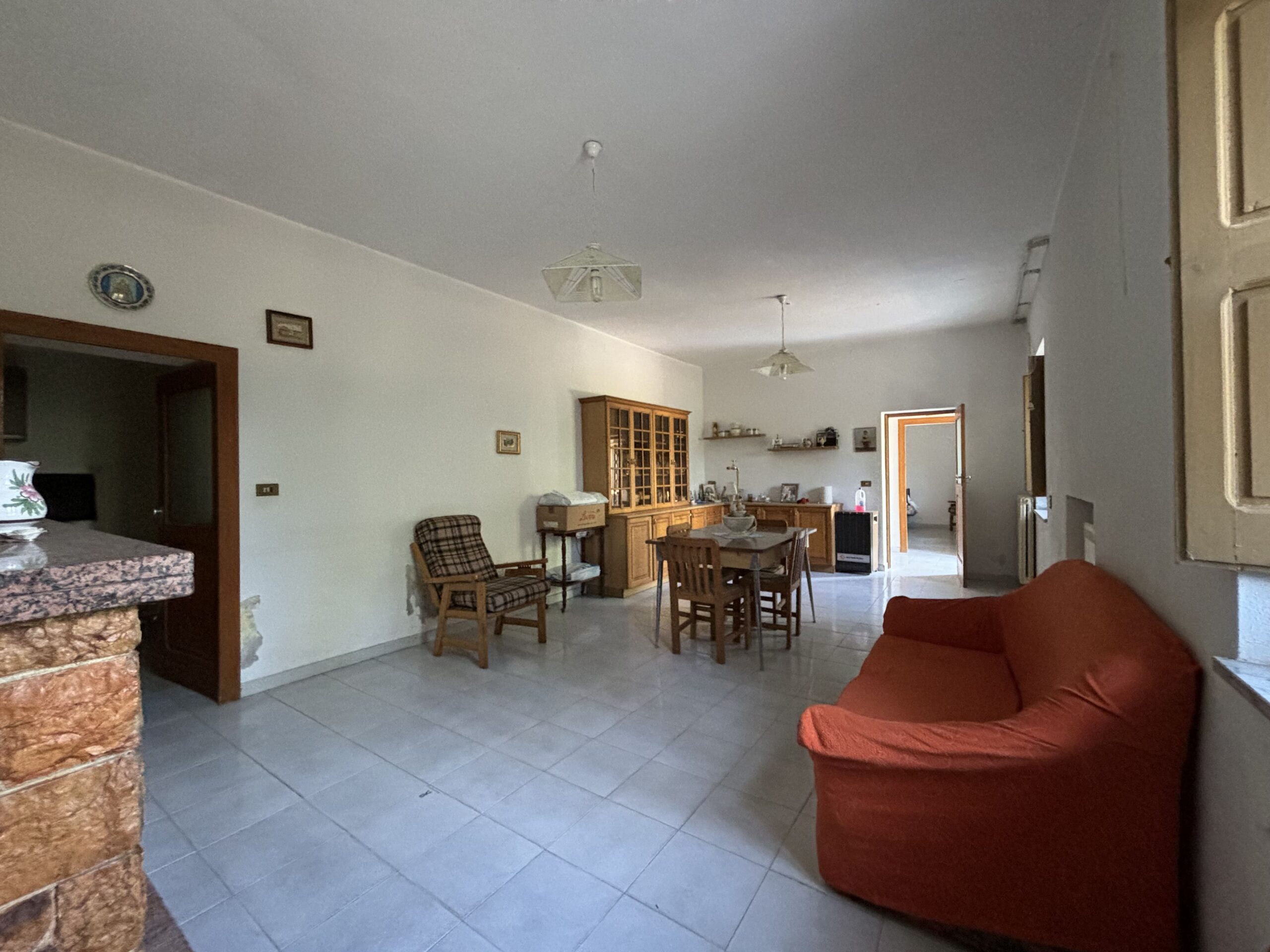 Nemoli-Roccazzo - house to renovate with large garden, surrounded by greenery.