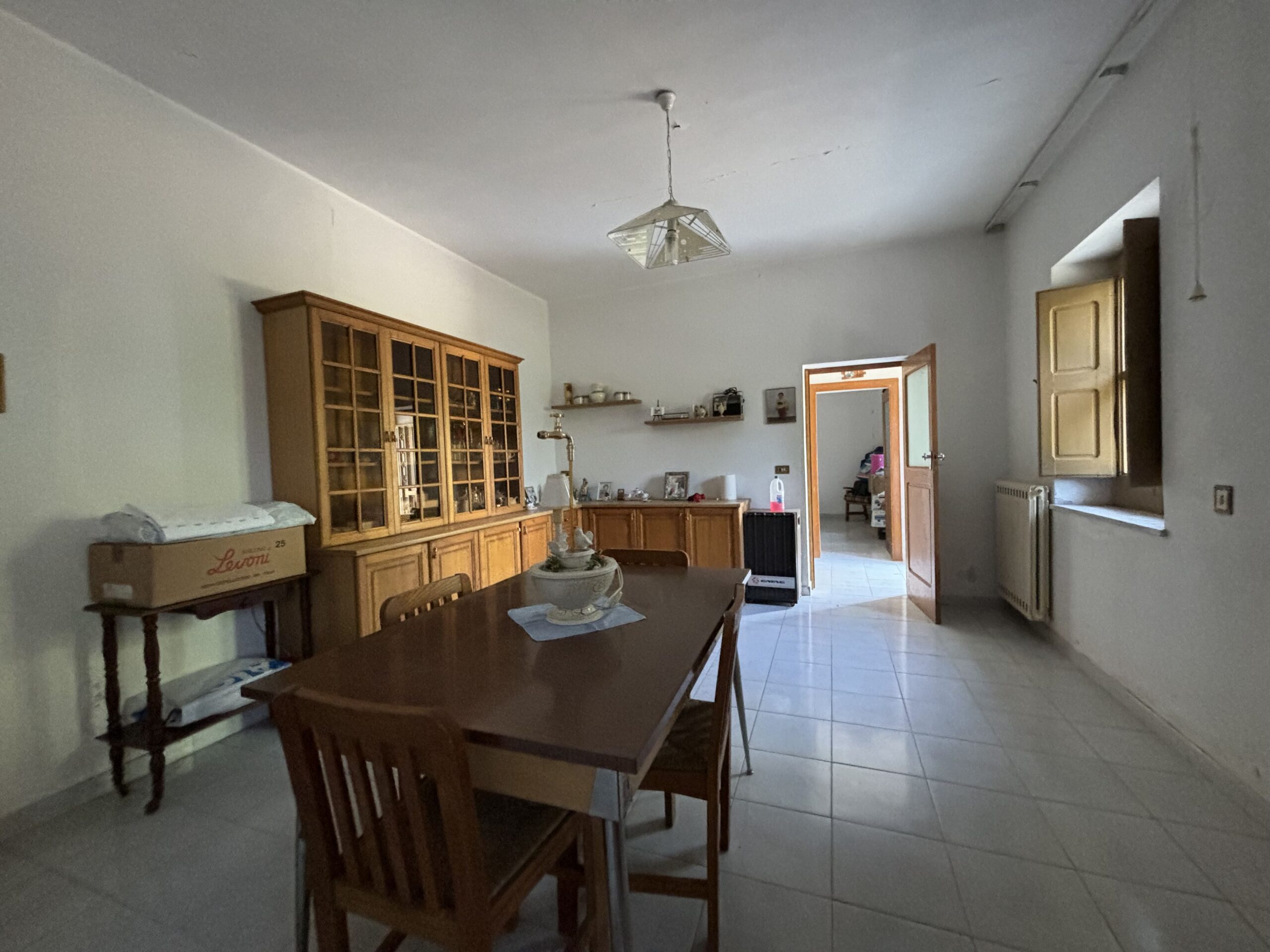 Nemoli-Roccazzo - house to renovate with large garden, surrounded by greenery.