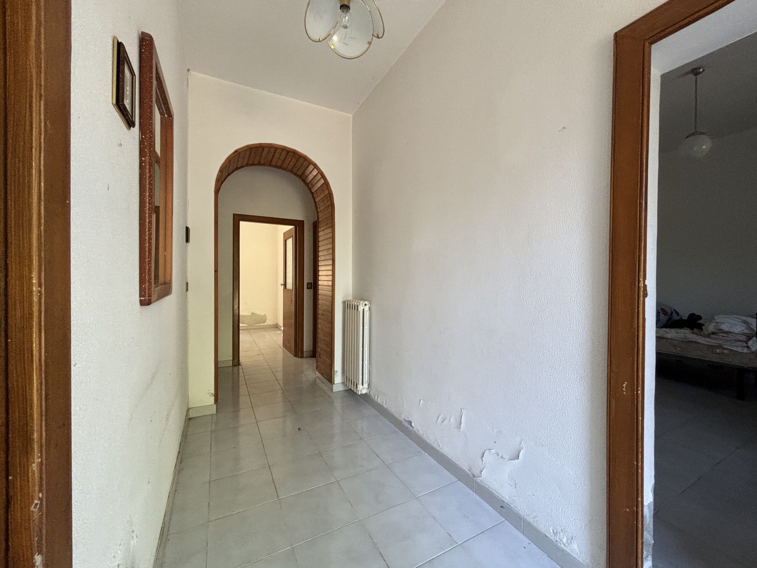 Nemoli-Roccazzo - house to renovate with large garden, surrounded by greenery.