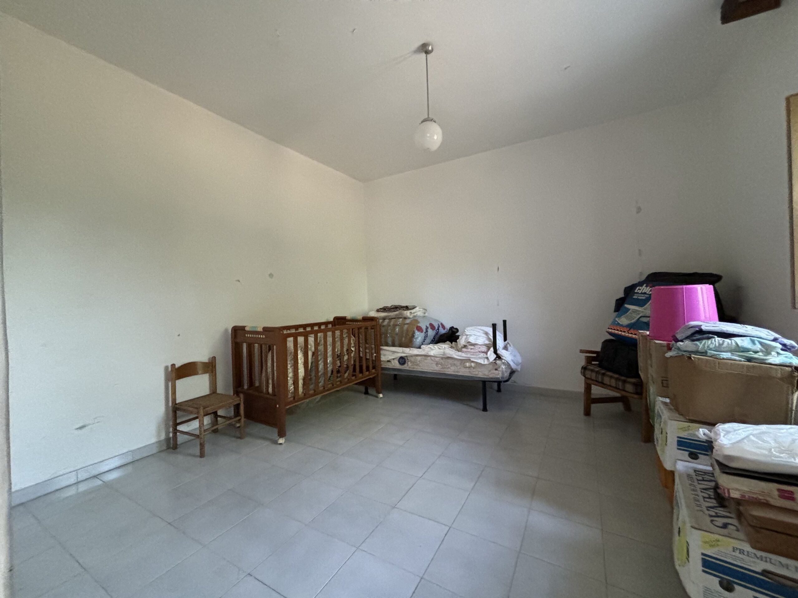 Nemoli-Roccazzo - house to renovate with large garden, surrounded by greenery.