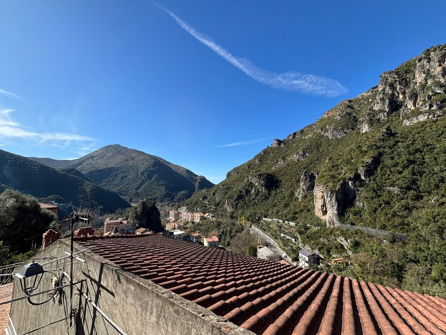 Property amidst mountains and wildlife in Orsomarso.