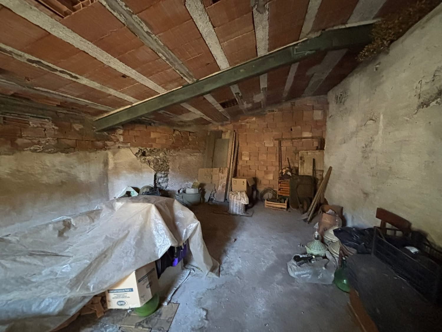 Property amidst mountains and wildlife in Orsomarso.