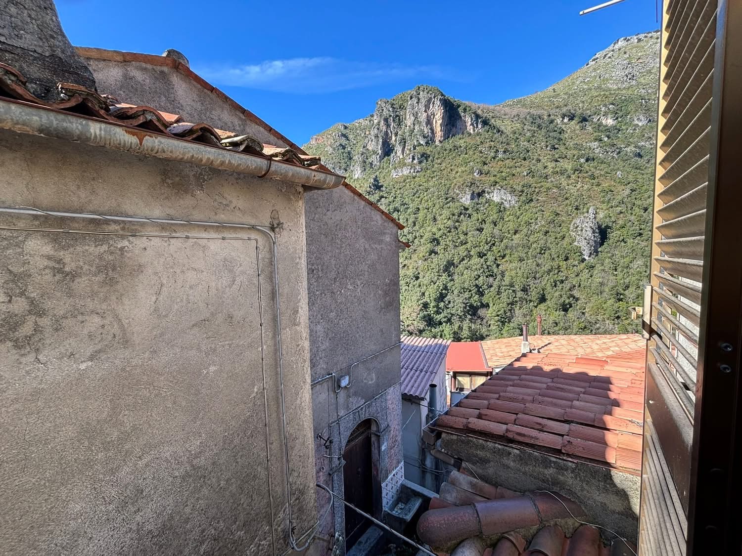 Property amidst mountains and wildlife in Orsomarso.