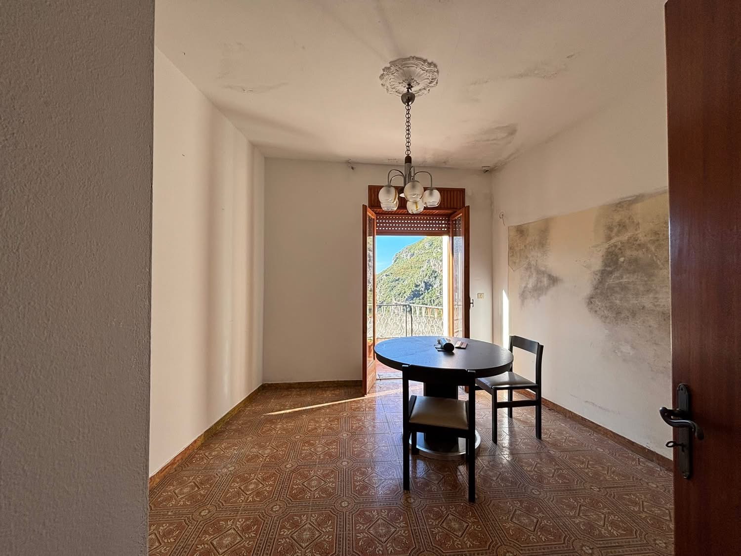 Property amidst mountains and wildlife in Orsomarso.