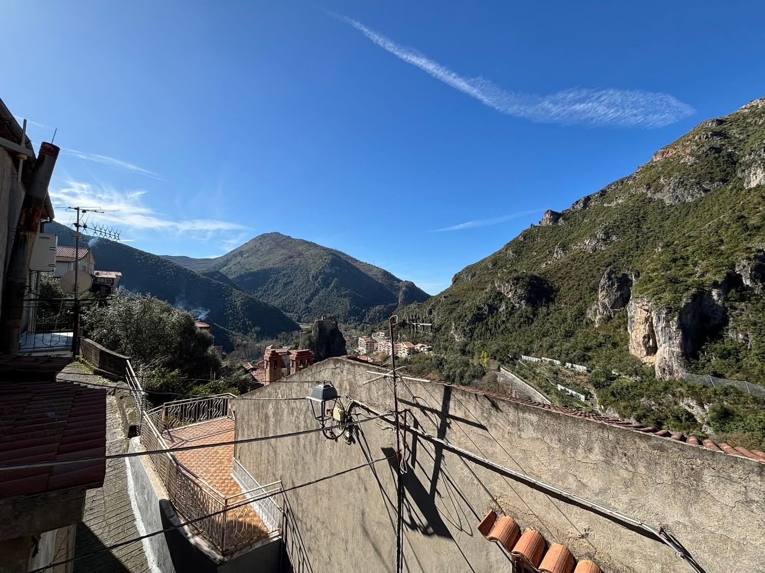 Property amidst mountains and wildlife in Orsomarso.