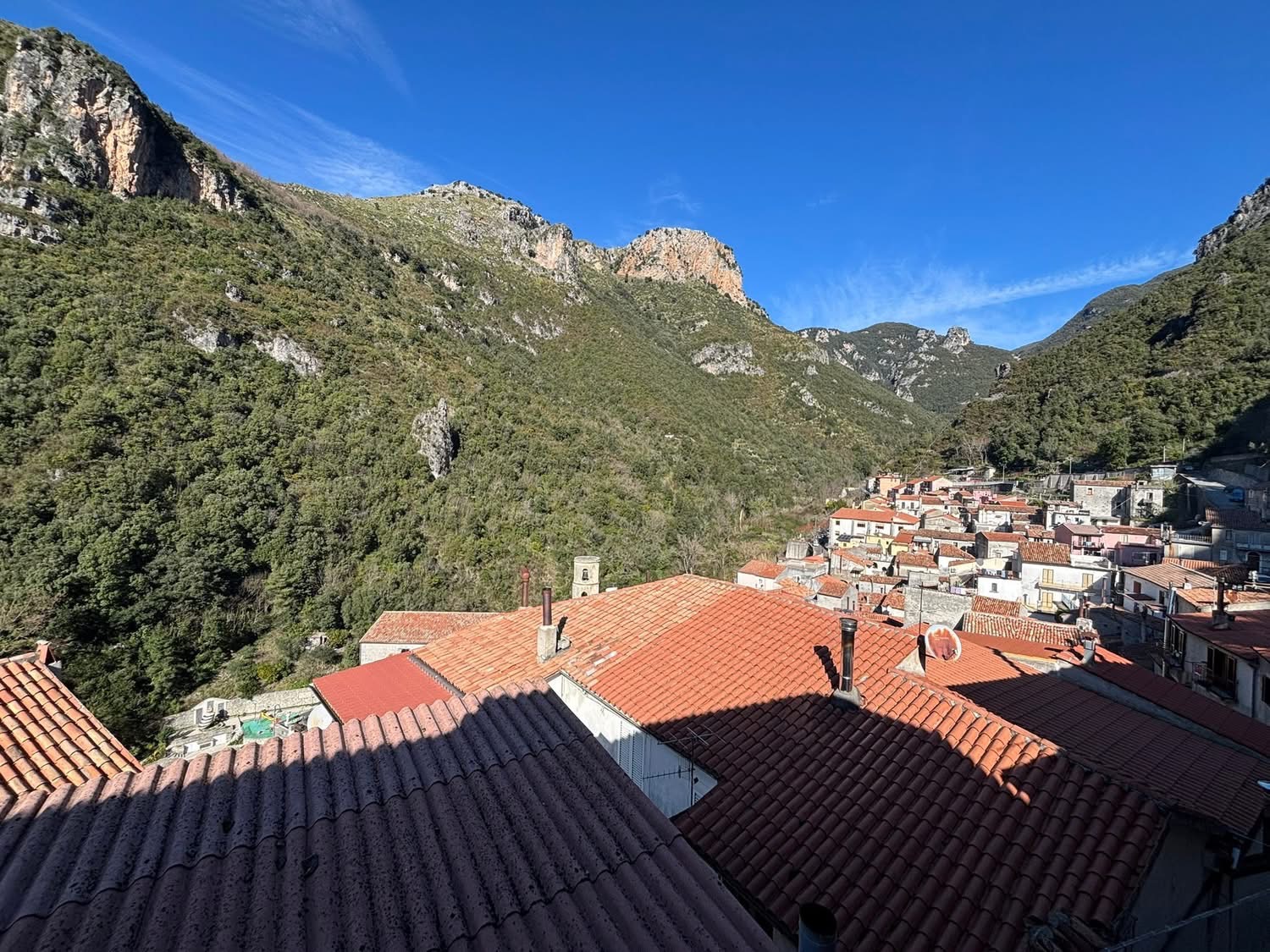 Property amidst mountains and wildlife in Orsomarso.