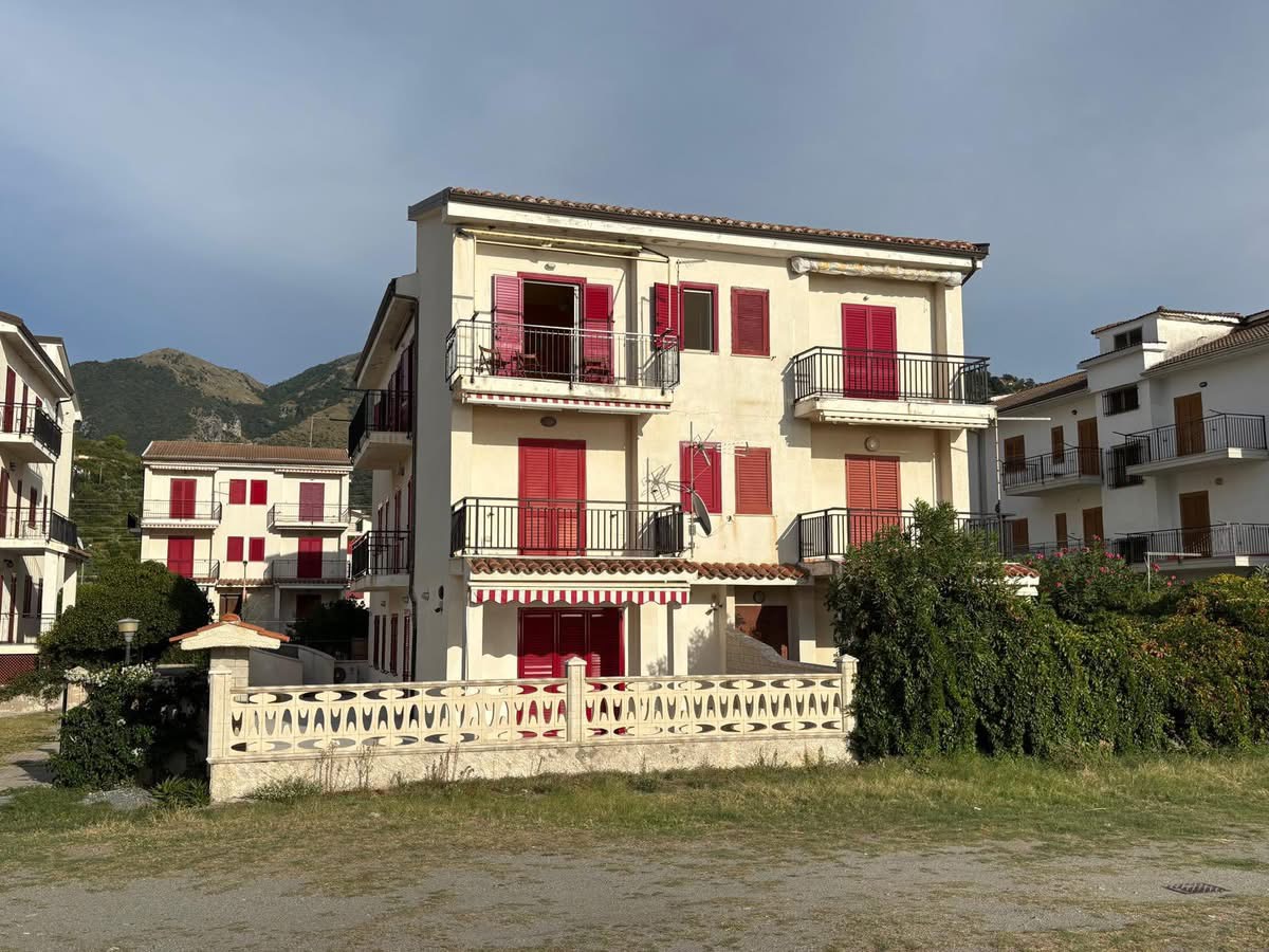 Apartment directly by the sea in Torremezzo di Falconara.