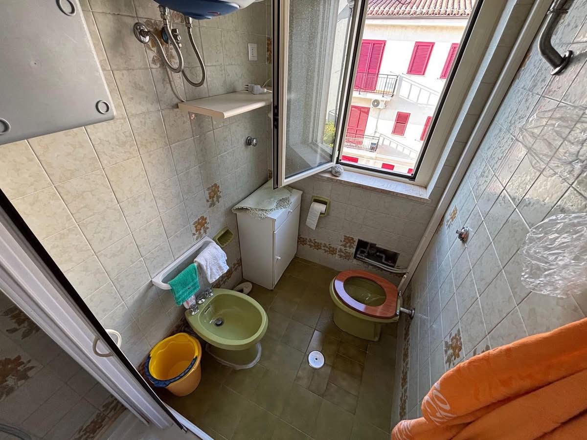 Apartment directly by the sea in Torremezzo di Falconara.