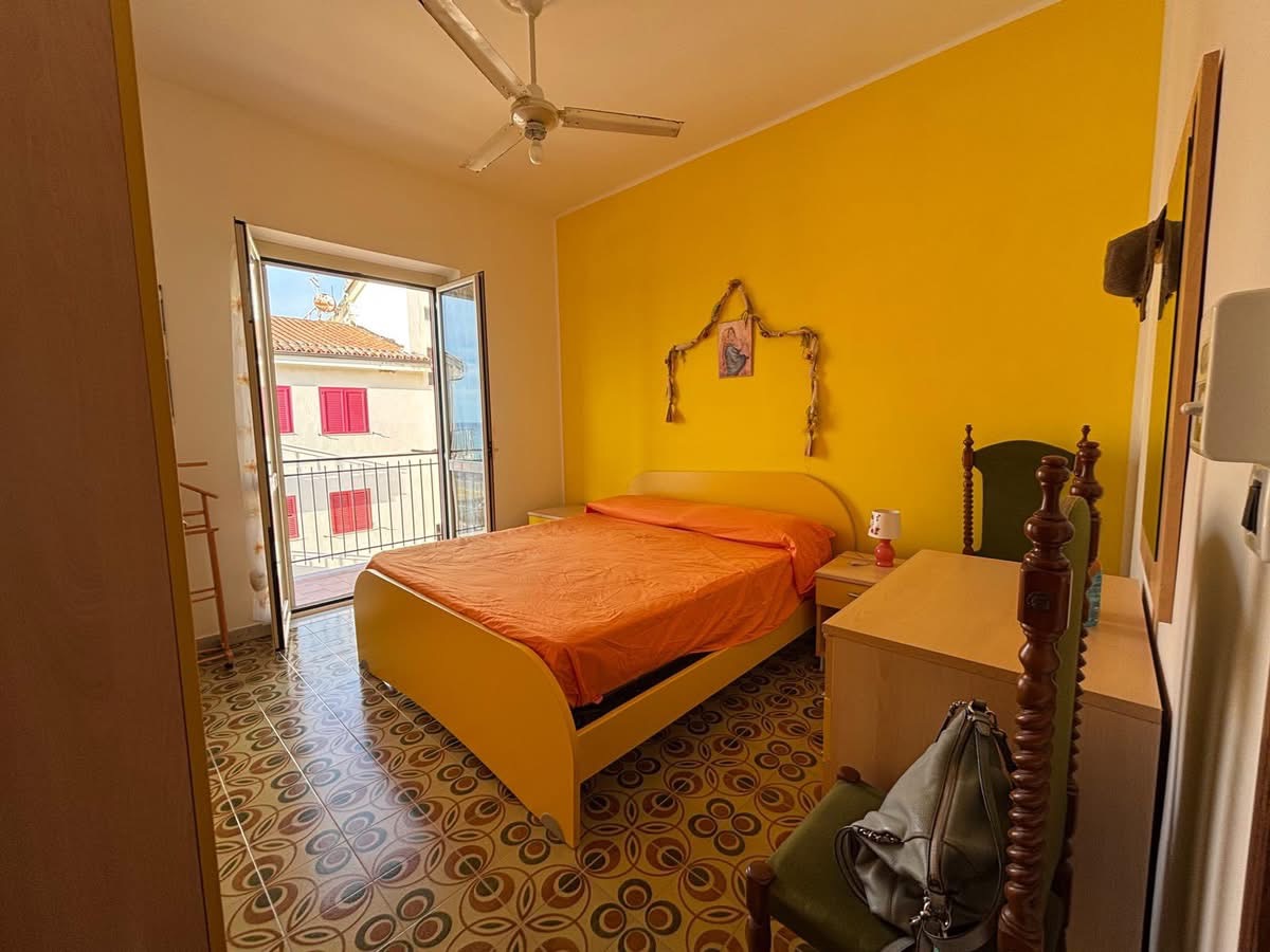 Apartment directly by the sea in Torremezzo di Falconara.