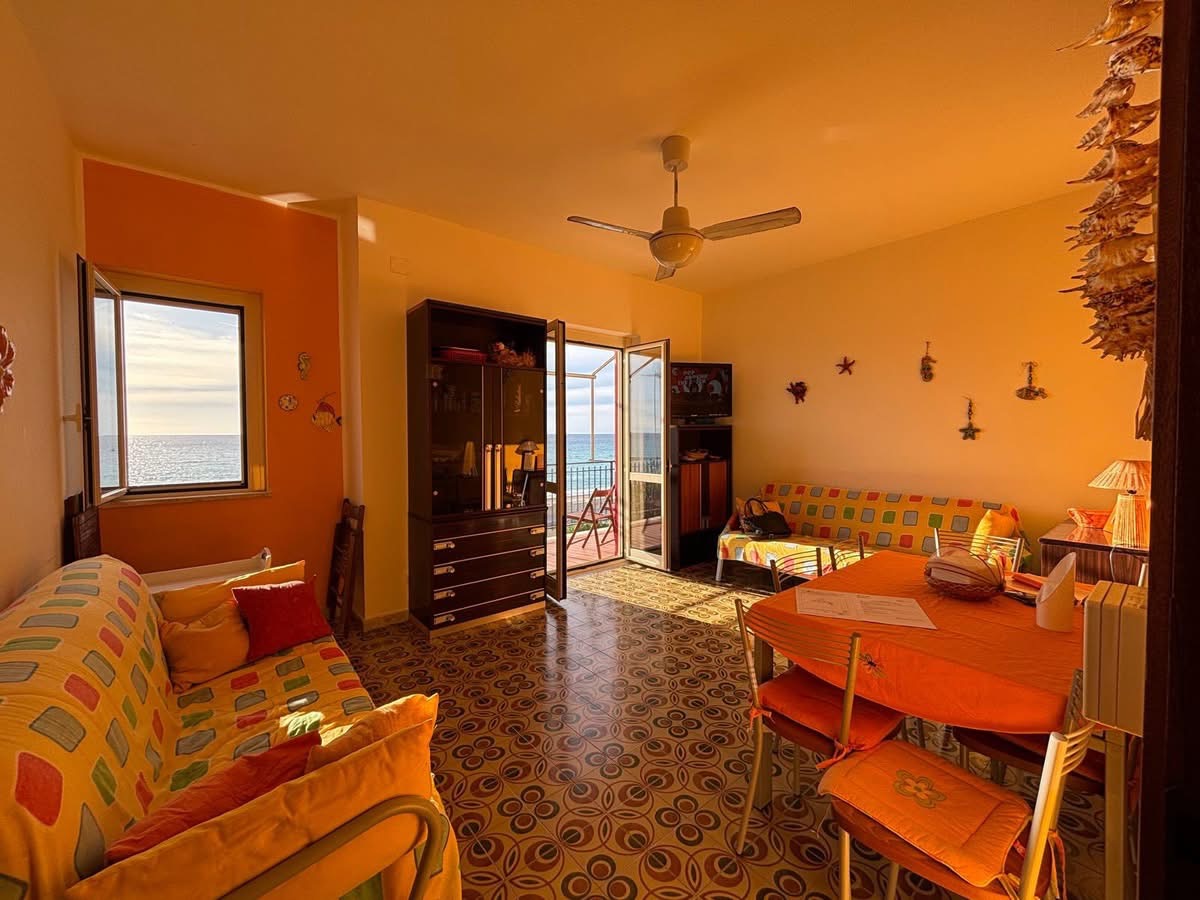 Apartment directly by the sea in Torremezzo di Falconara.