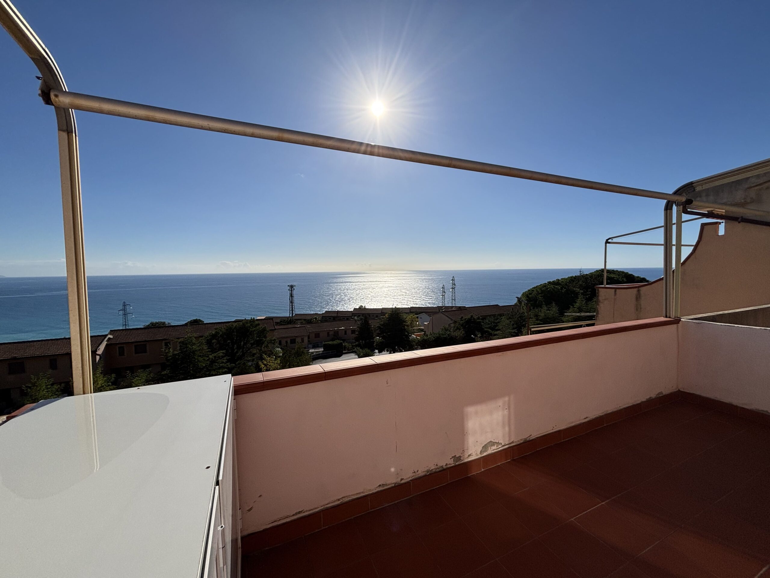 Renovated flat with sea view - Santa Rosalia, Acquappesa.