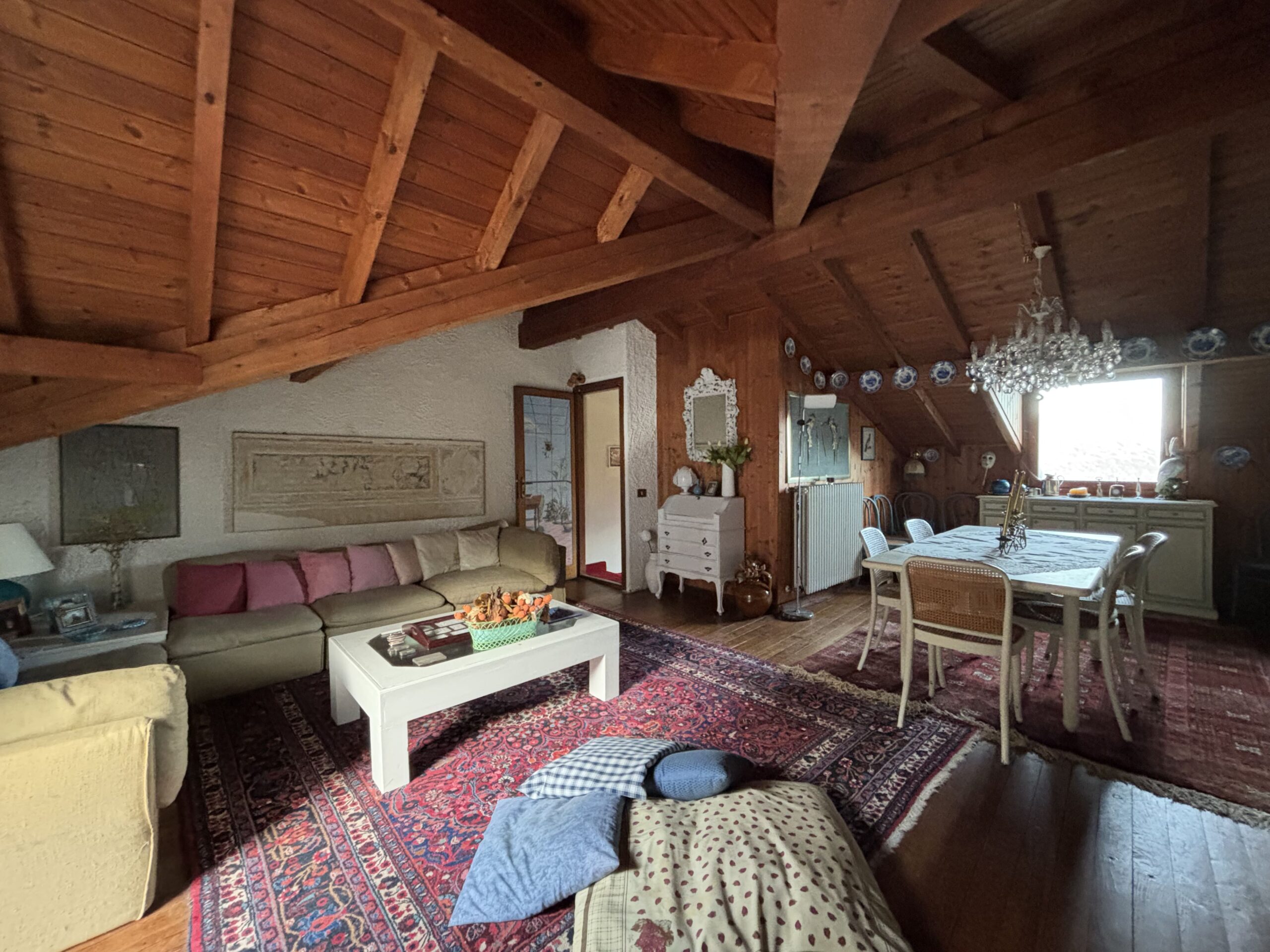 Perełka z widokiem na Jezioro Como w Casasco d’Intelvi