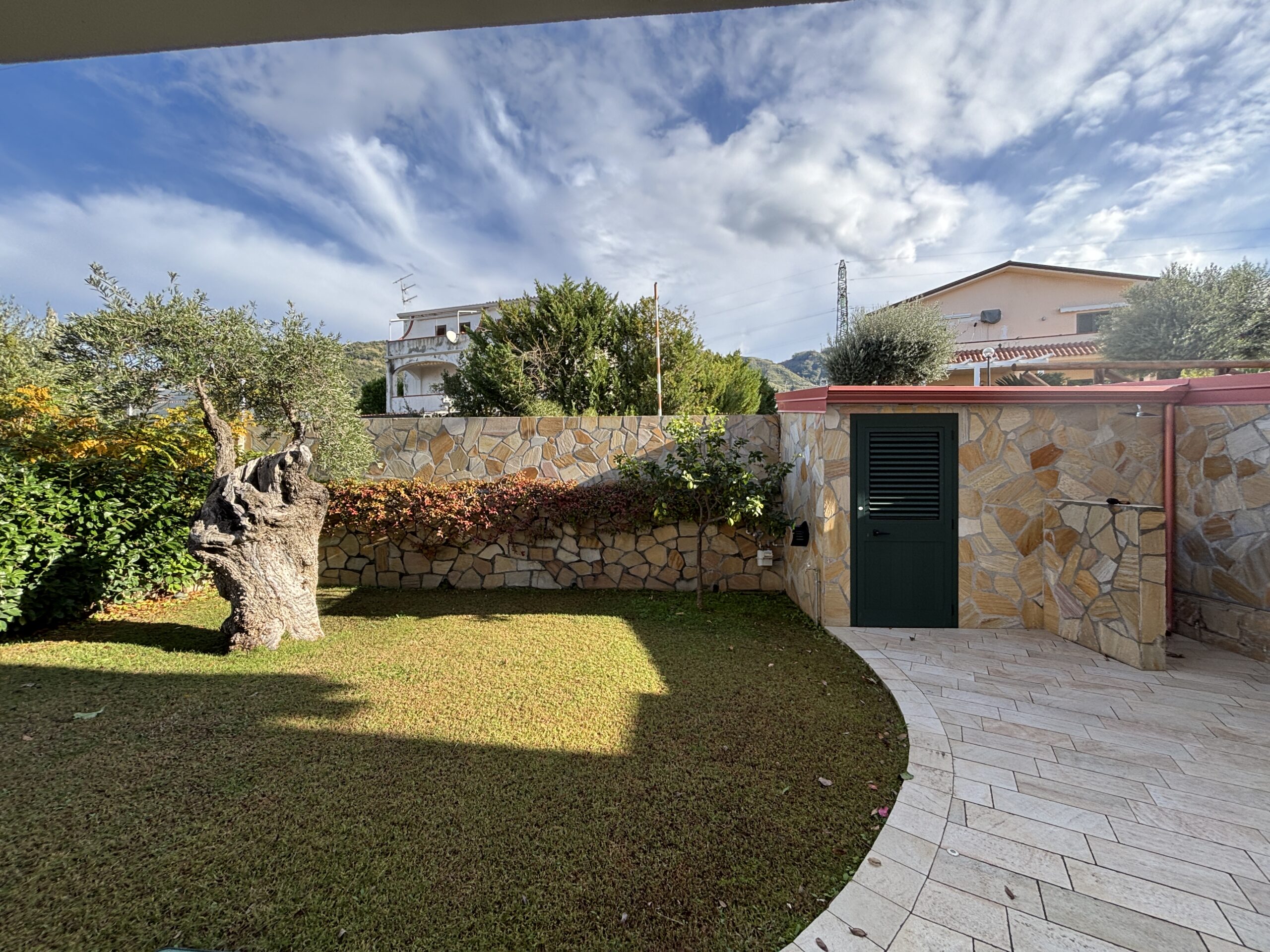 Exclusive villa in Santa Litterata/ Belvedere - garden, terrace, sea view.