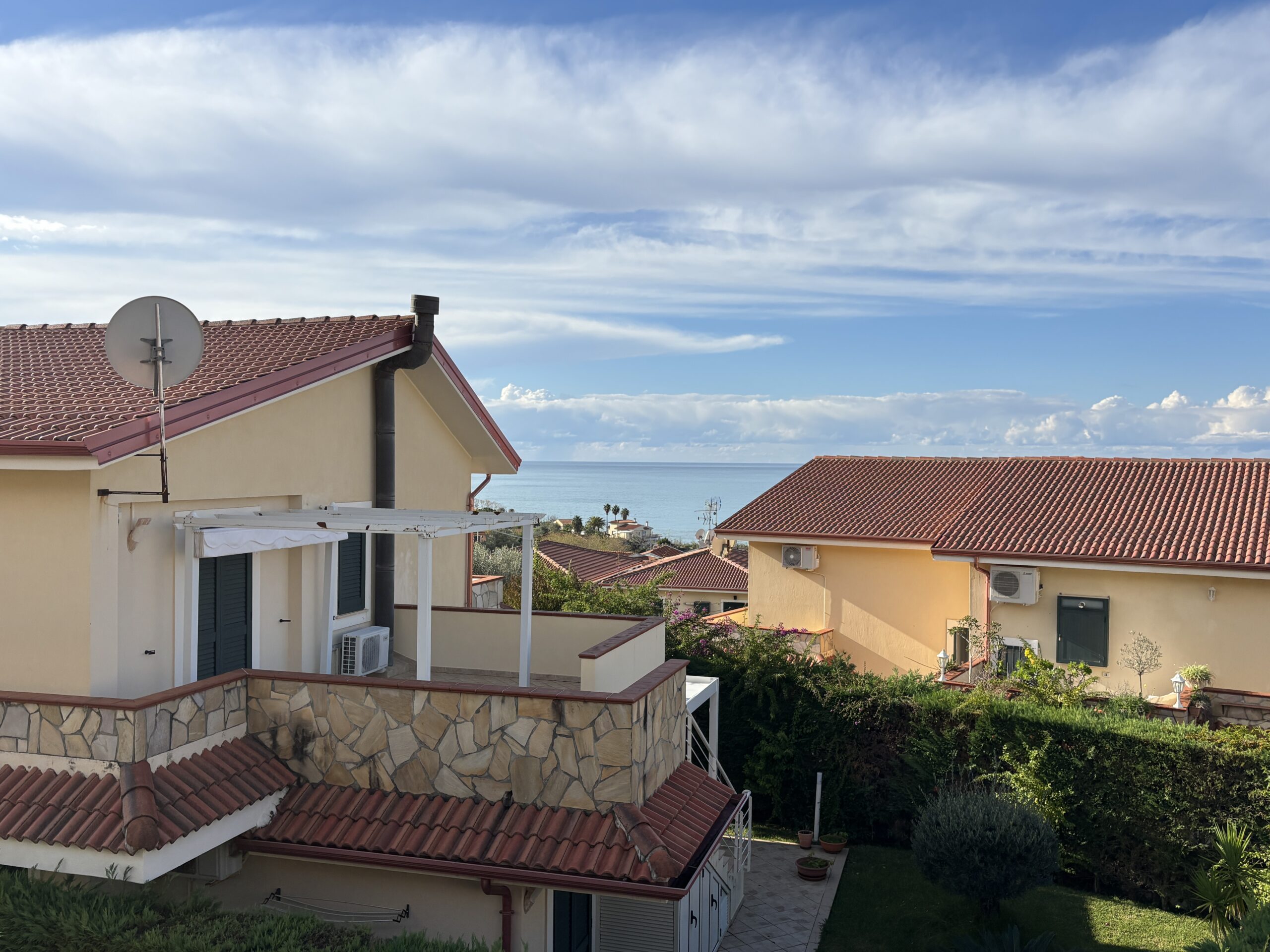 Exclusive villa in Santa Litterata/ Belvedere - garden, terrace, sea view.