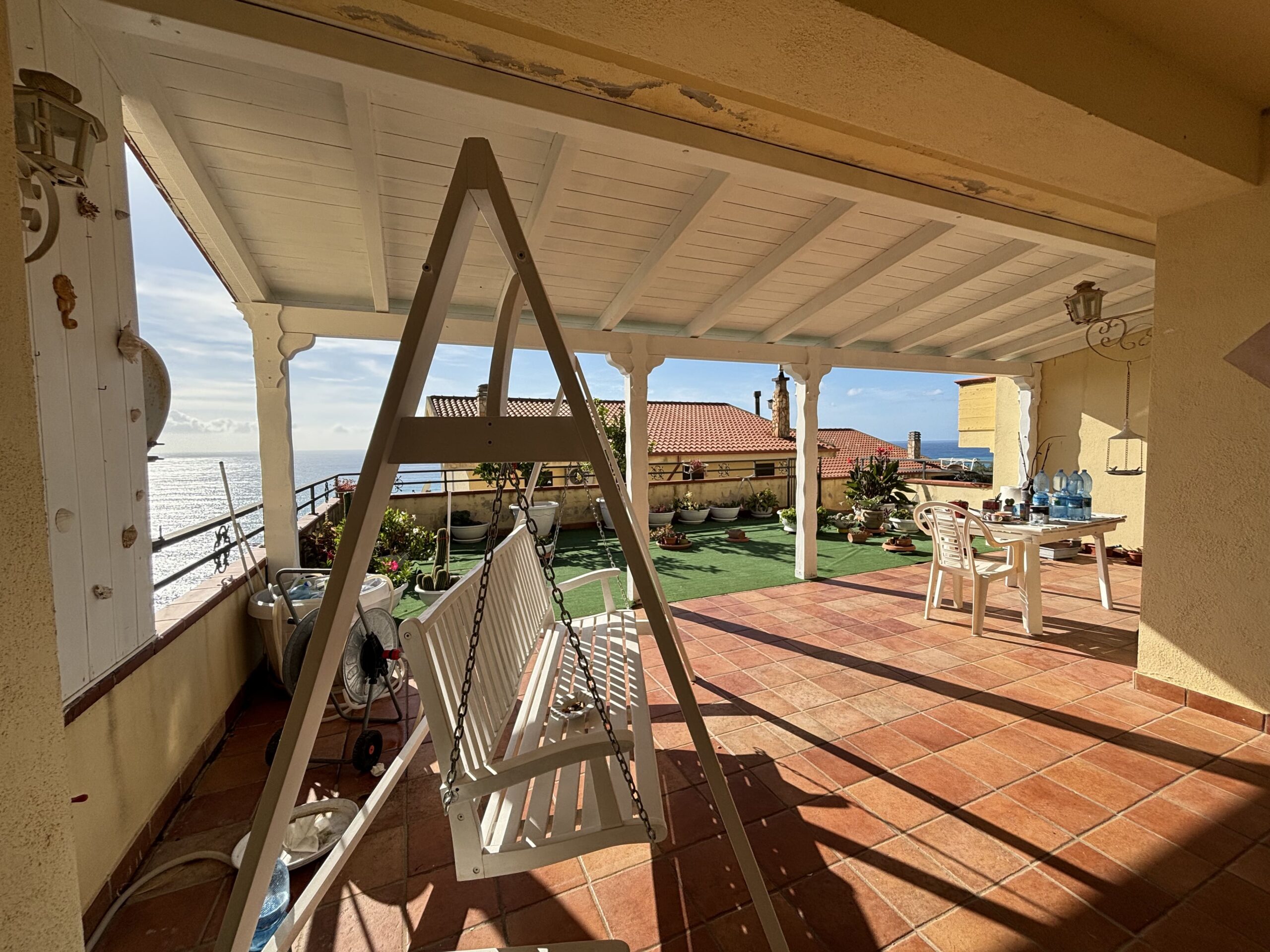 Cittadella del Capo - flat with exceptional terrace and sea view.