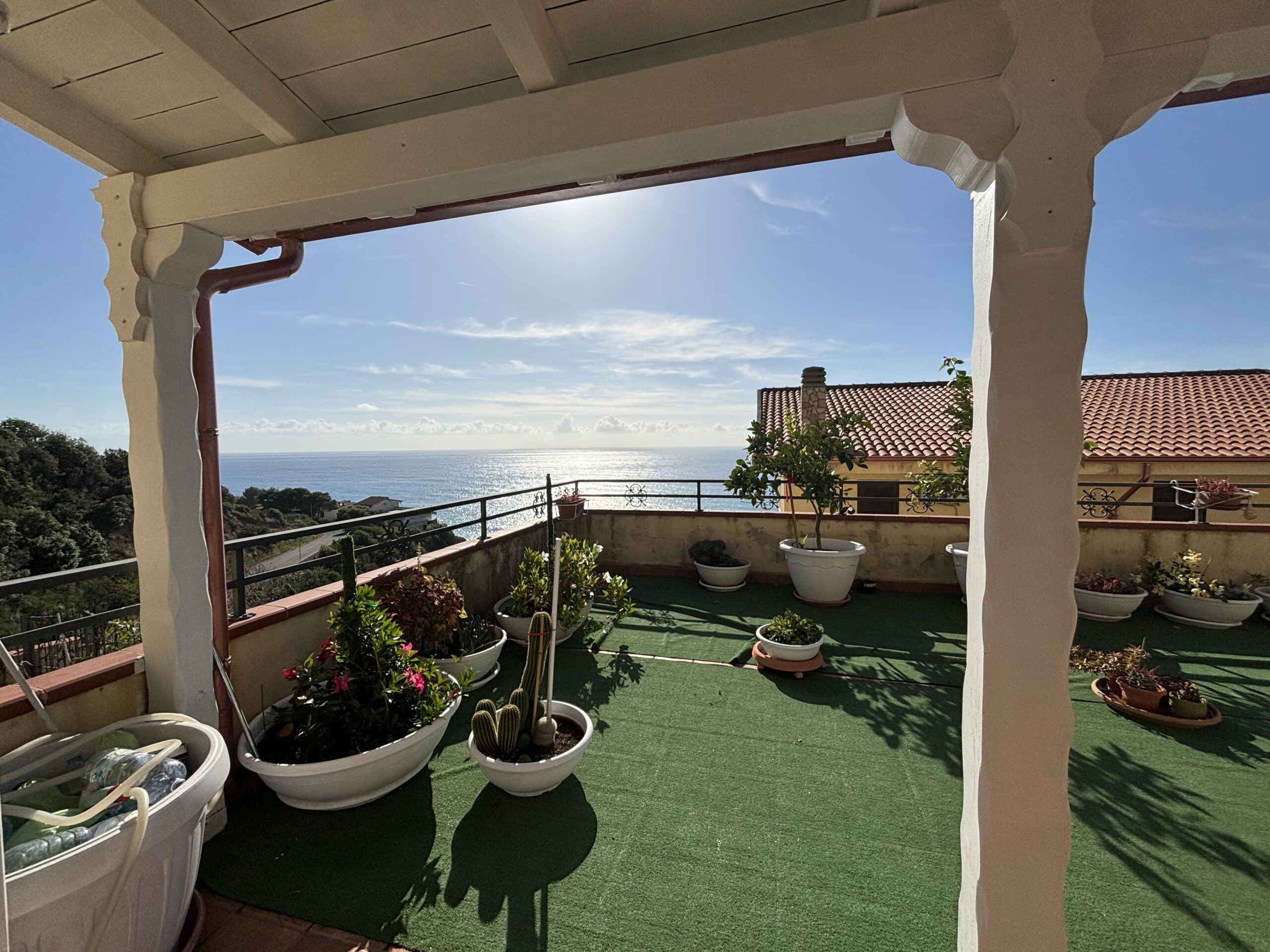 Cittadella del Capo - flat with exceptional terrace and sea view.