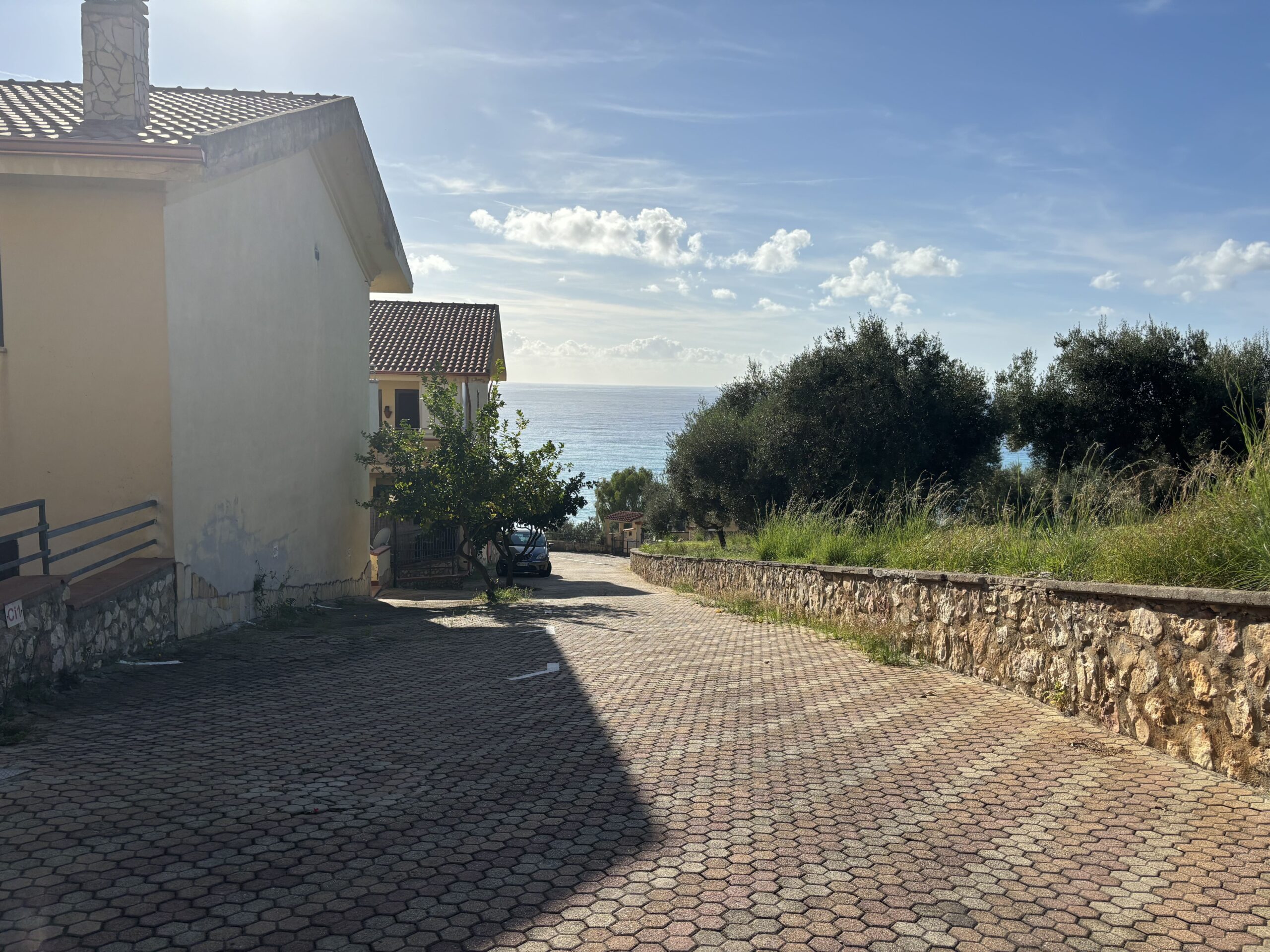 Cittadella del Capo - flat with exceptional terrace and sea view.