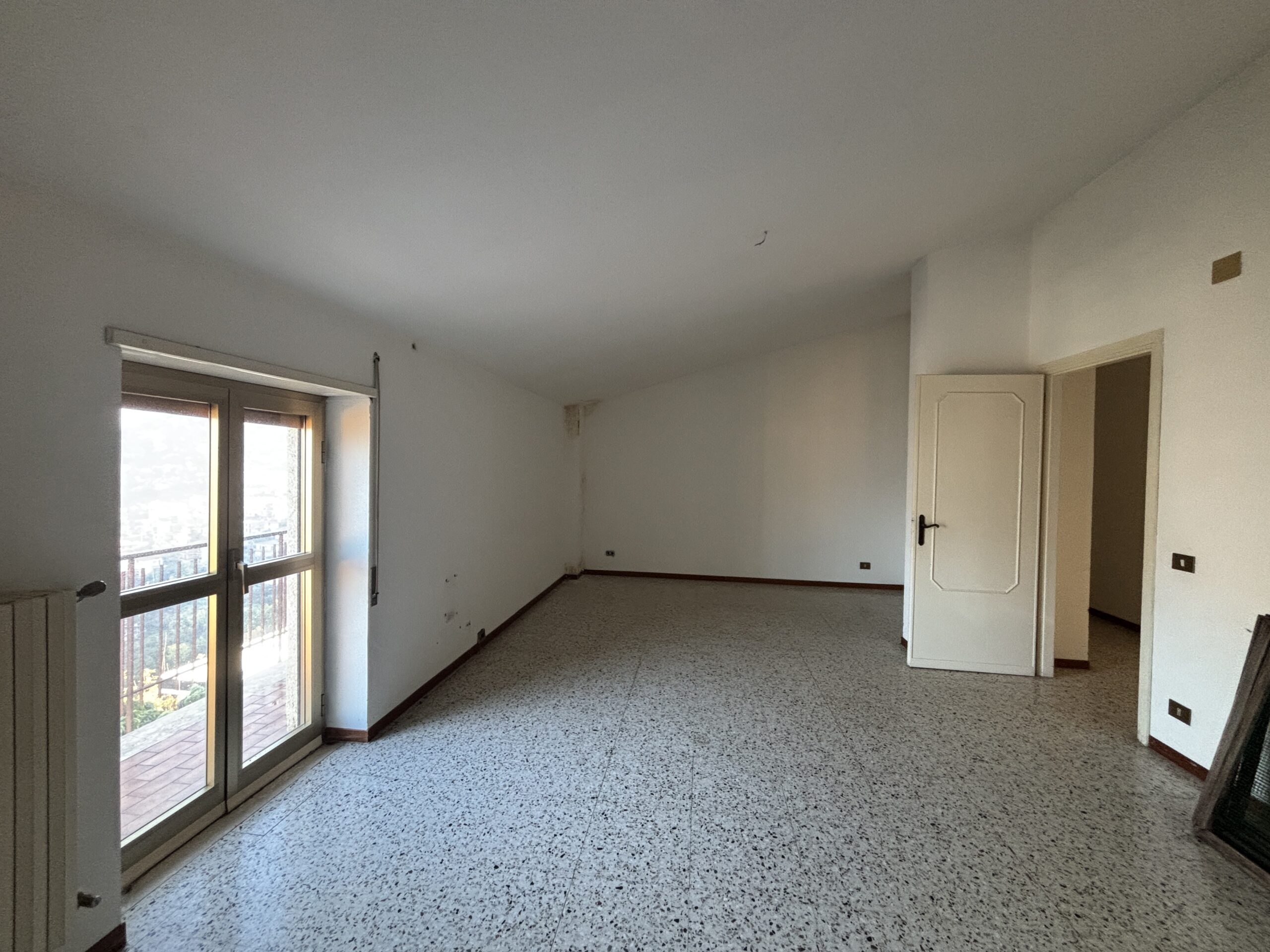 A flat surrounded by mountains with beautiful views - Sonnino, Lazio.