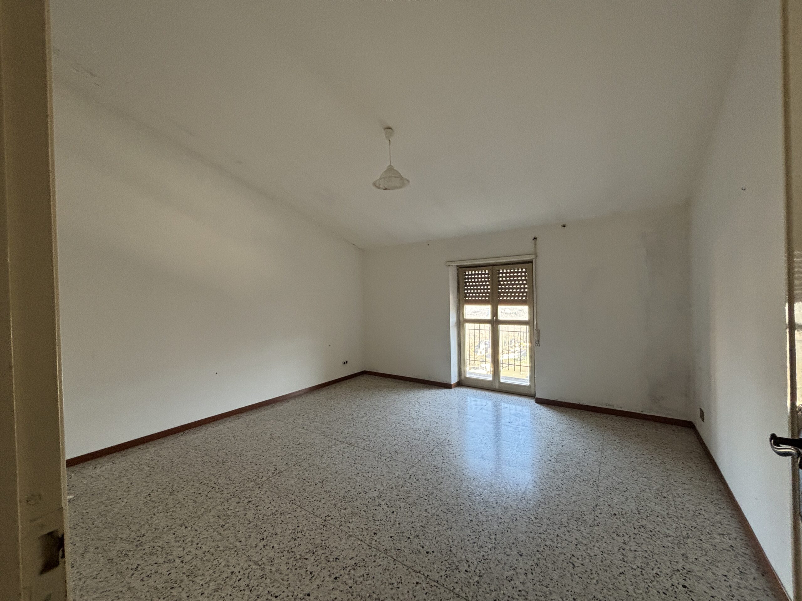 A flat surrounded by mountains with beautiful views - Sonnino, Lazio.