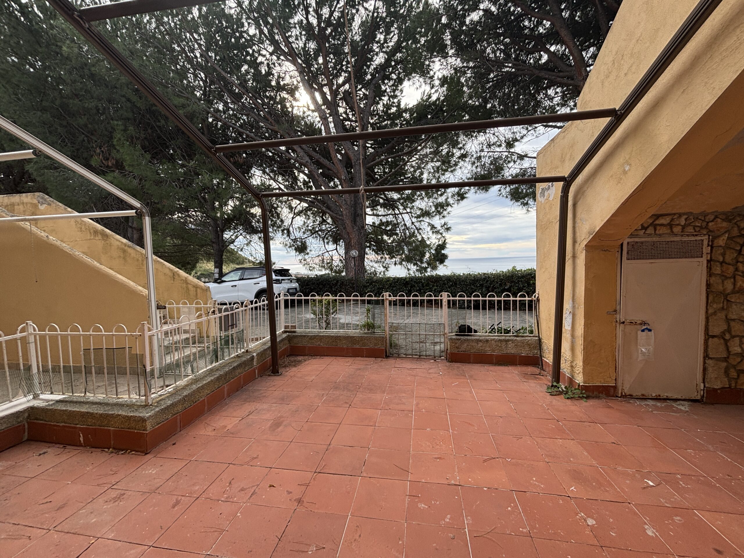 Cosy flat with sea view in San Lucido.