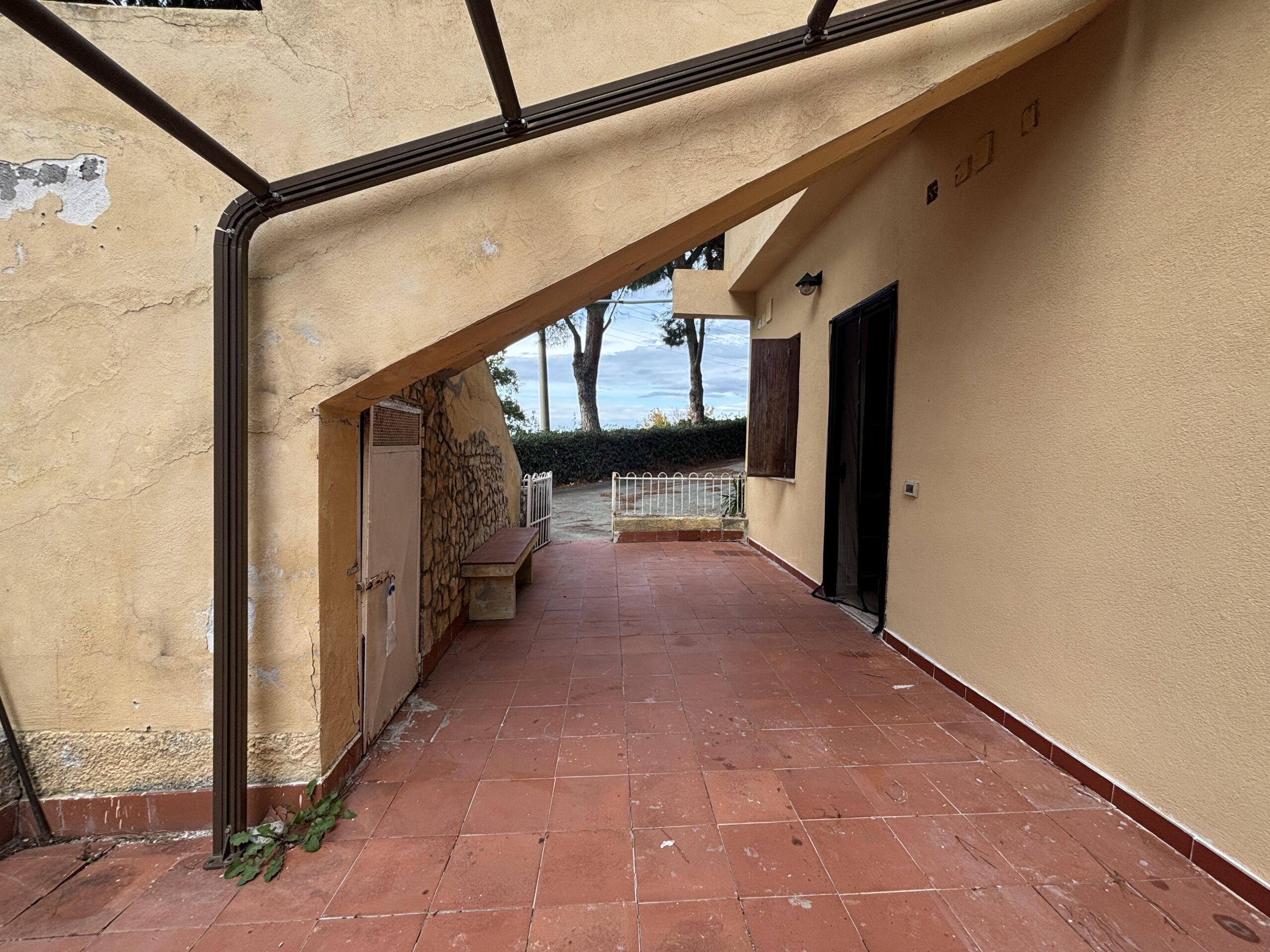 Cosy flat with sea view in San Lucido.