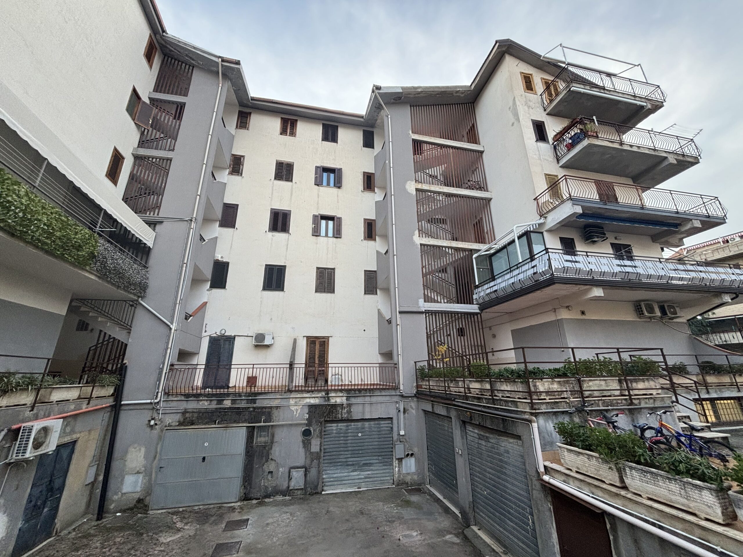 Italian elegance - flat at Parco Centro Marina estate, Scalea.