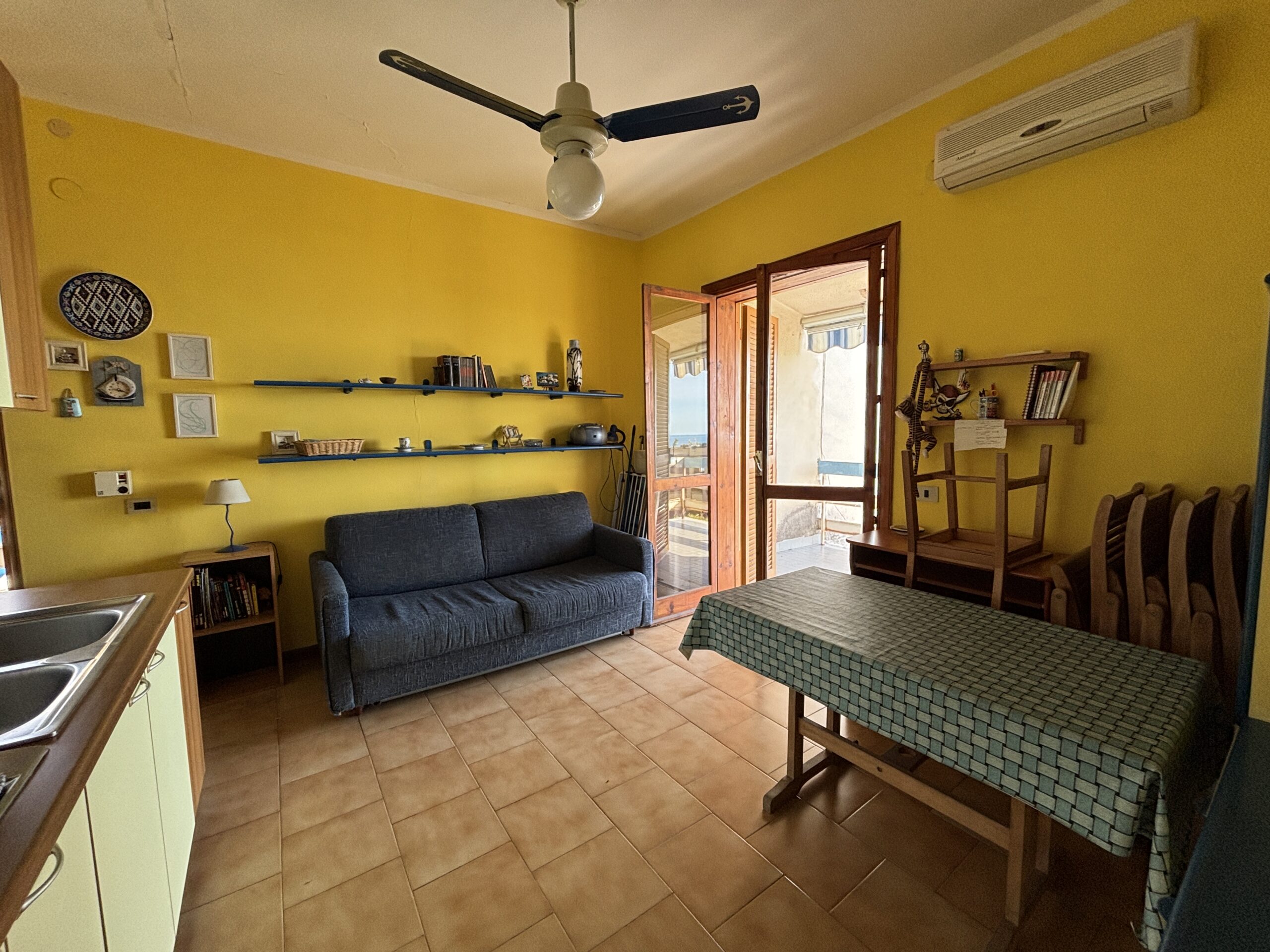 Scalea - flat by the sea with large terrace.