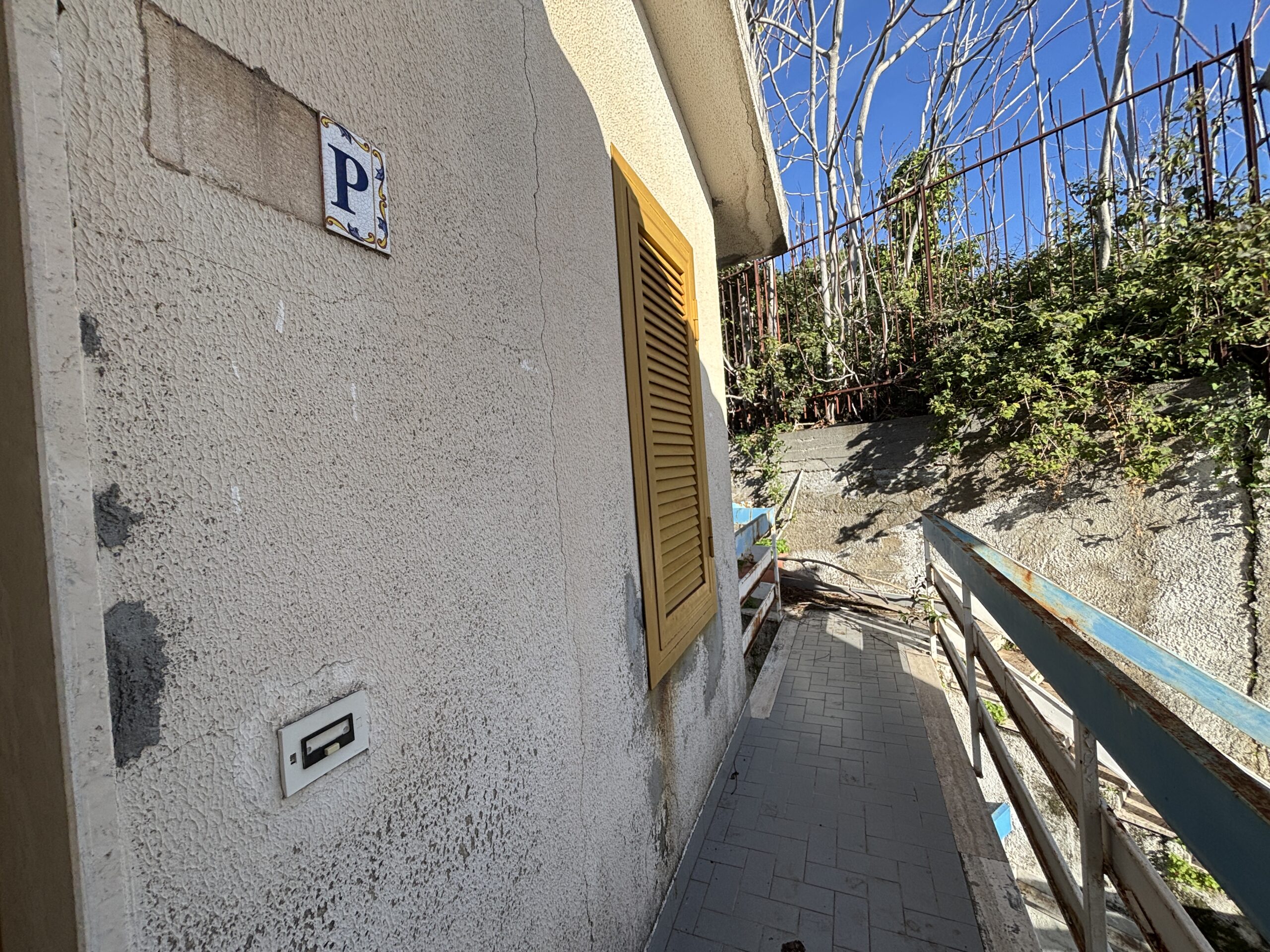 Scalea - flat by the sea with large terrace.