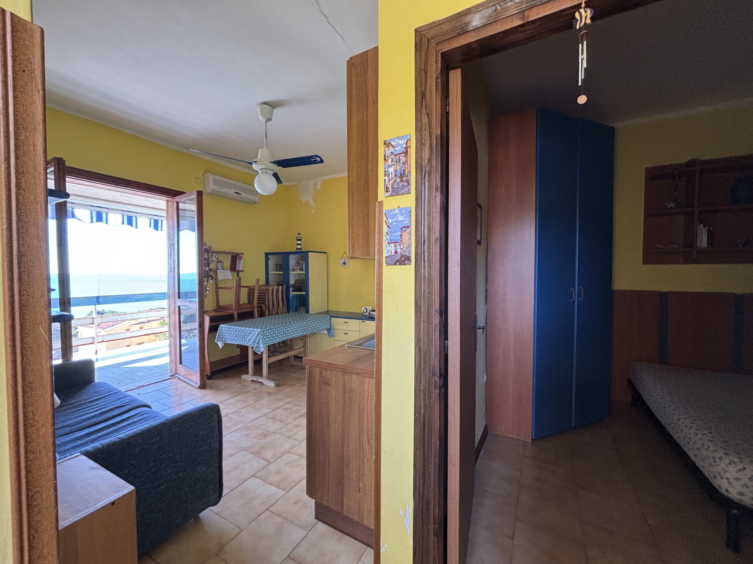 Scalea - flat by the sea with large terrace.