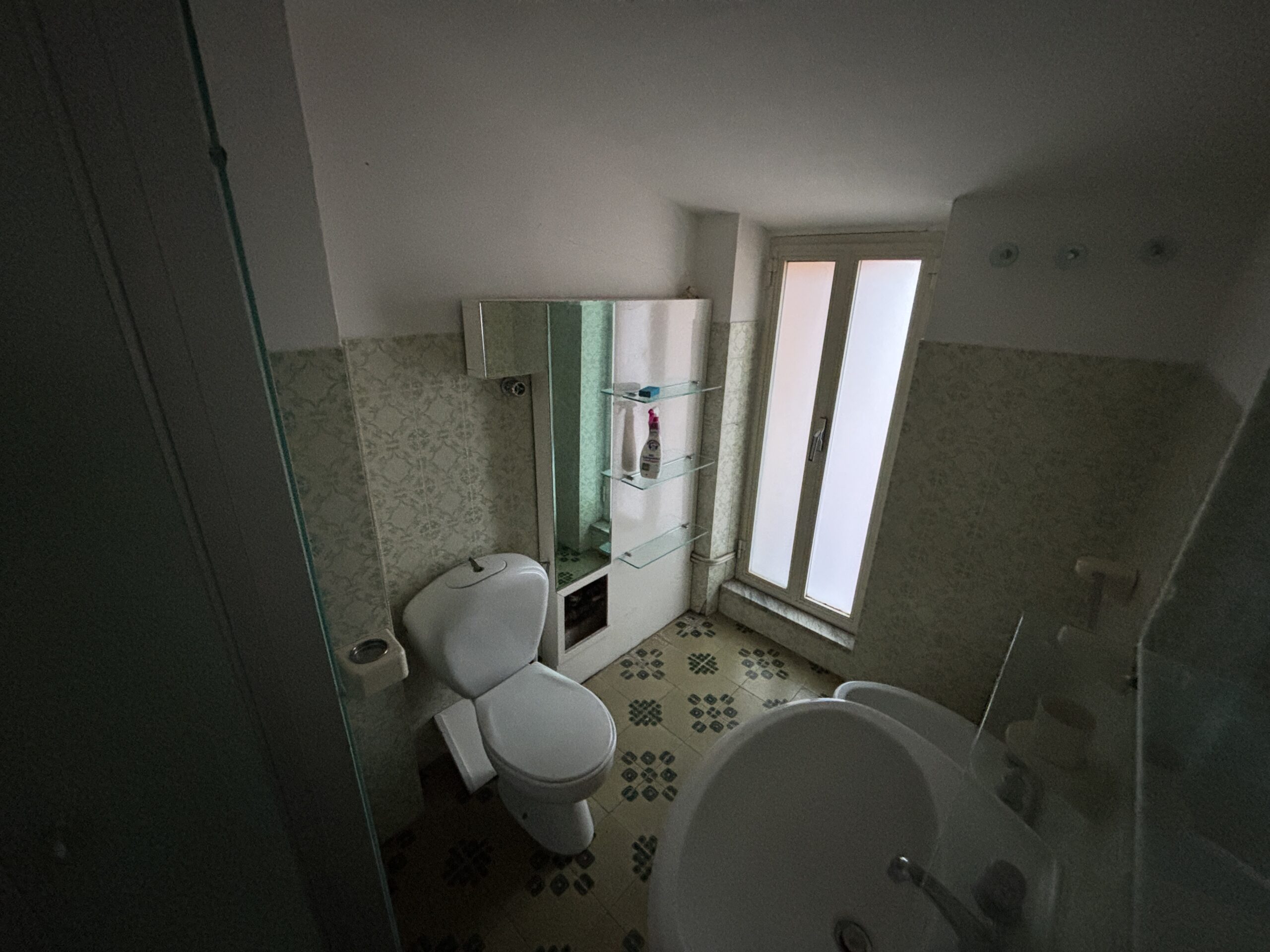 A flat with terrace in Cetraro, right by the sea.