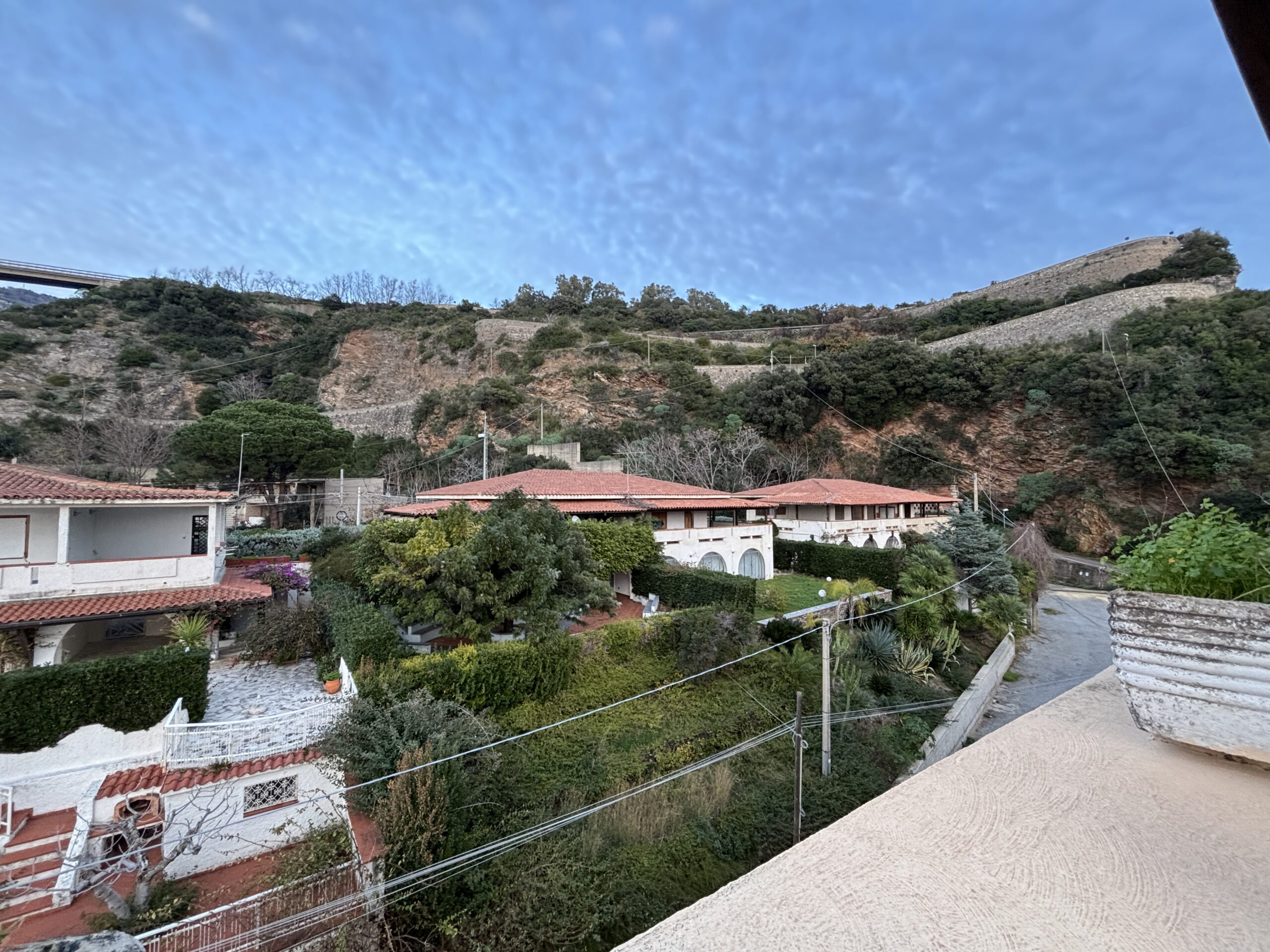 A flat with terrace in Cetraro, right by the sea.