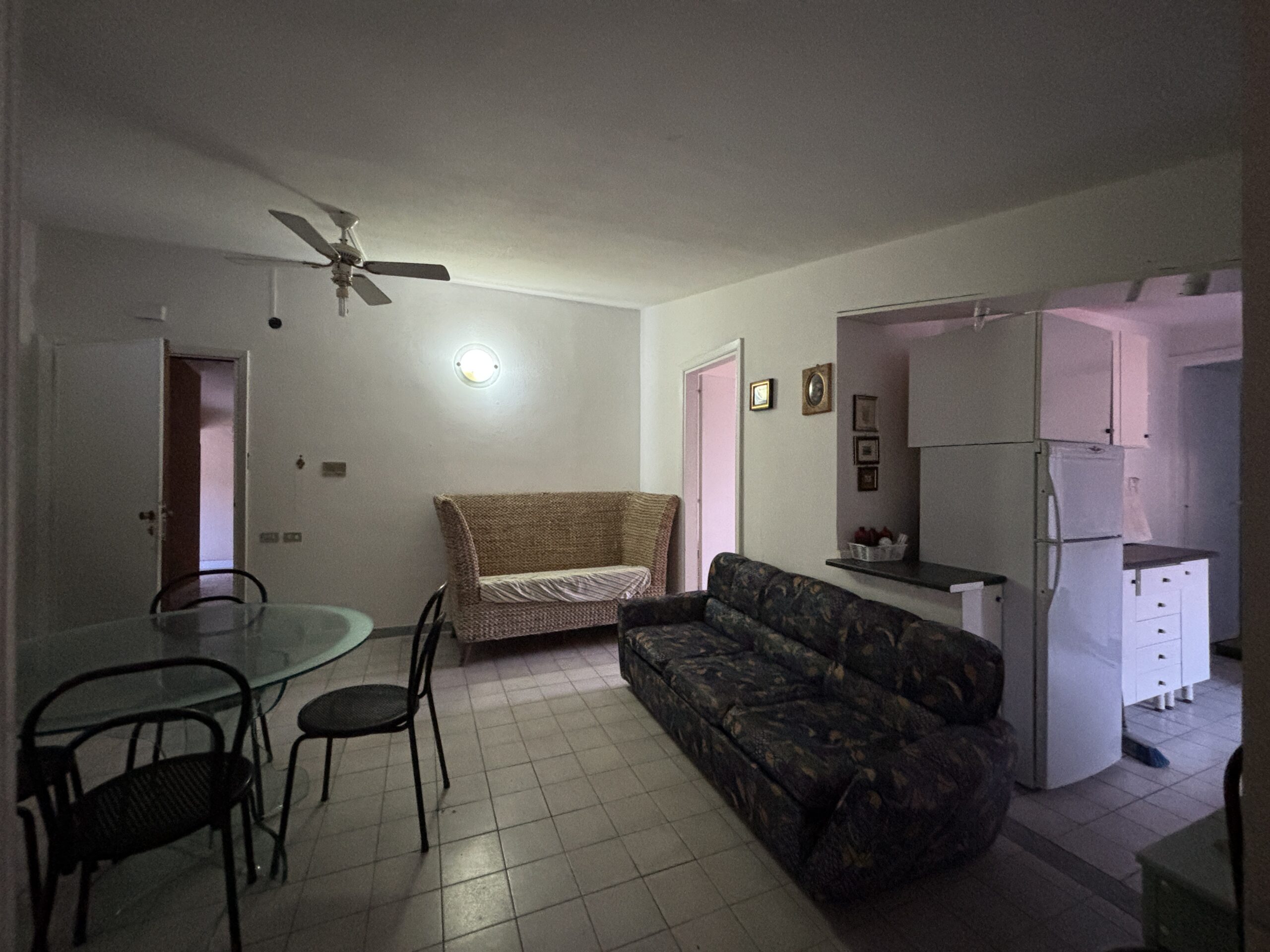 A flat with terrace in Cetraro, right by the sea.