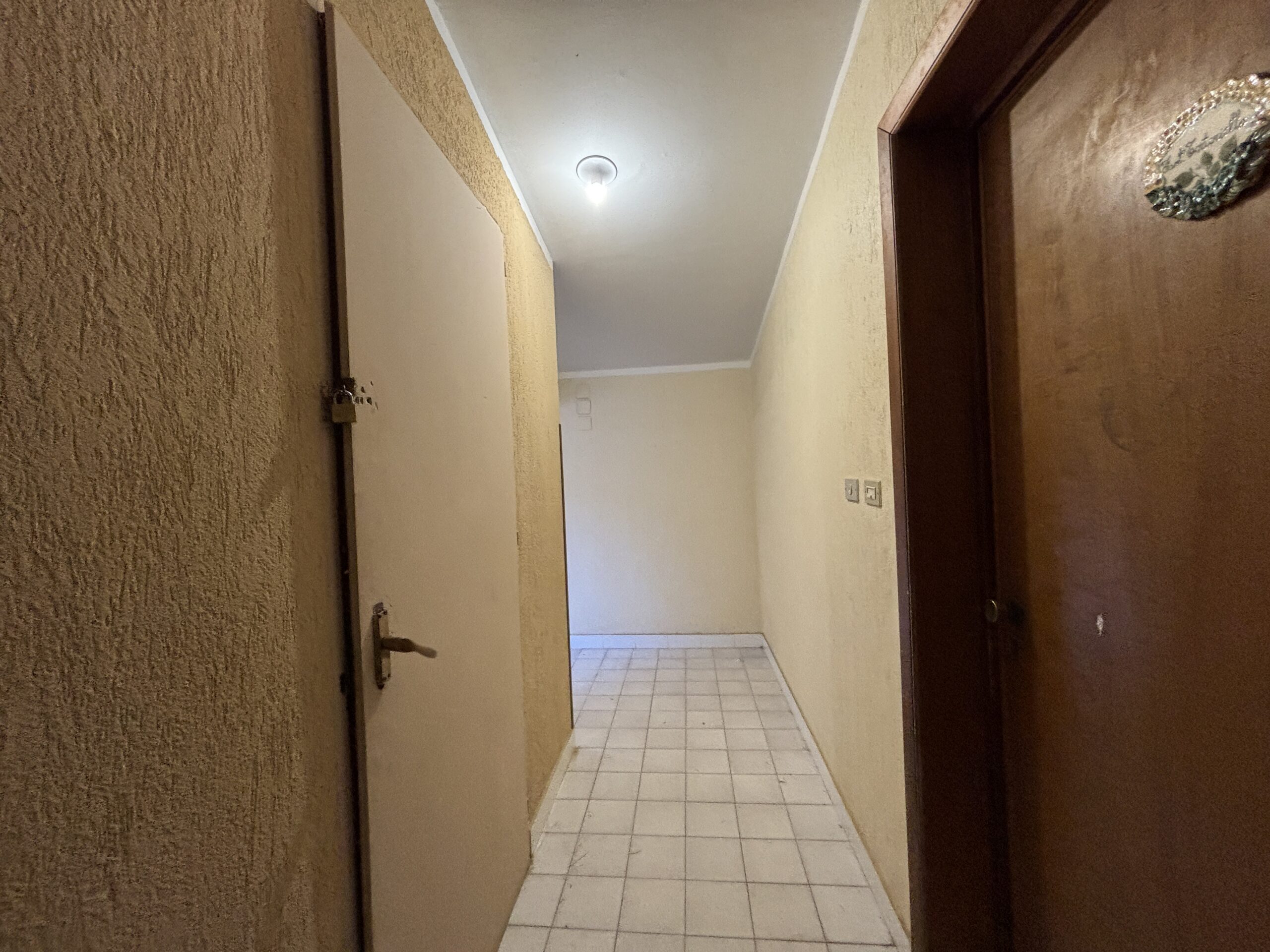 A flat with terrace in Cetraro, right by the sea.